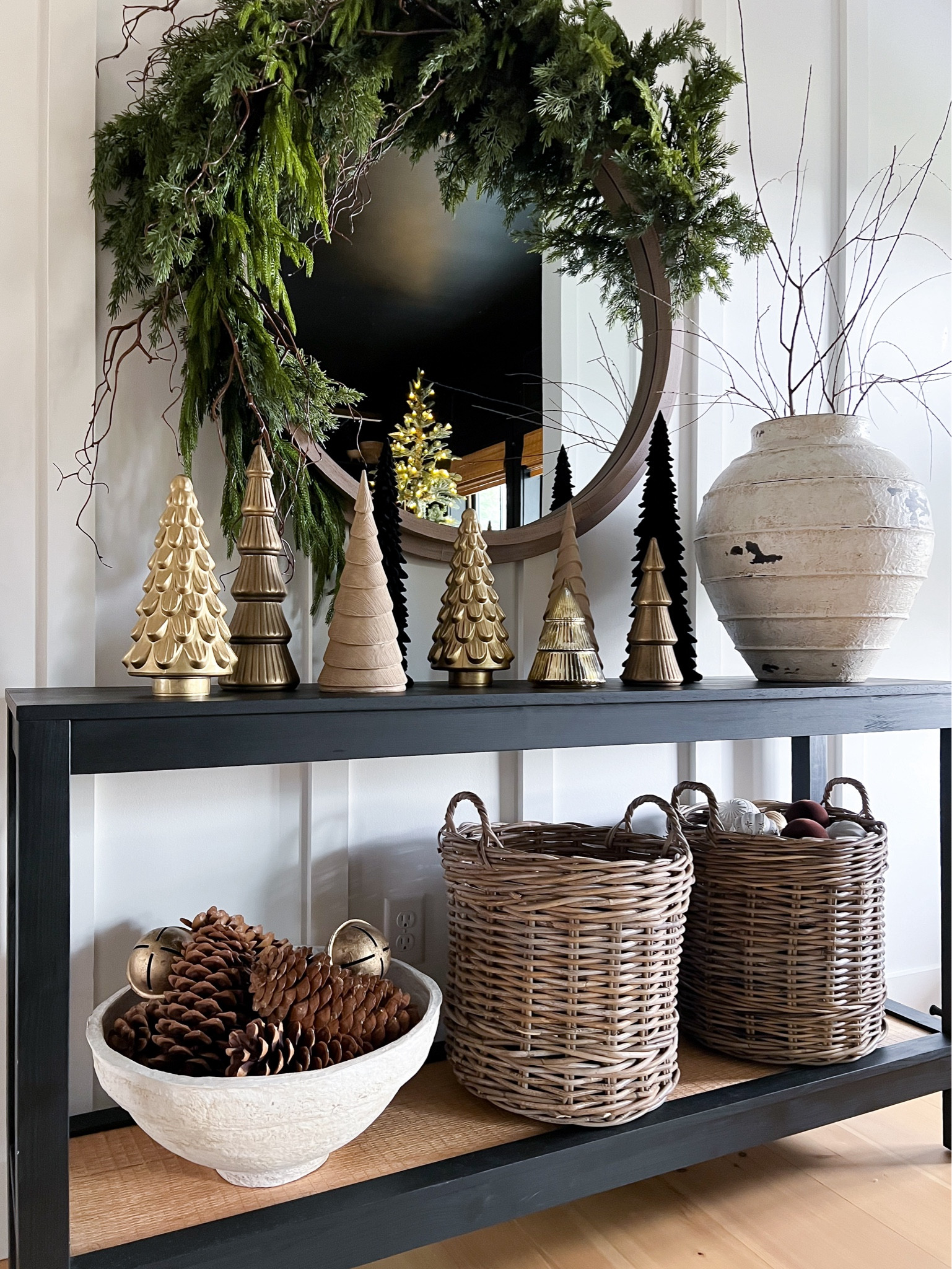Christmas  Entryway 🌲

Found some great options for items I cannot link!

#entryway
#entry
#entrytable
#holidaydecor
#christmasdecor


#LTKHoliday #LTKSeasonal #LTKhome