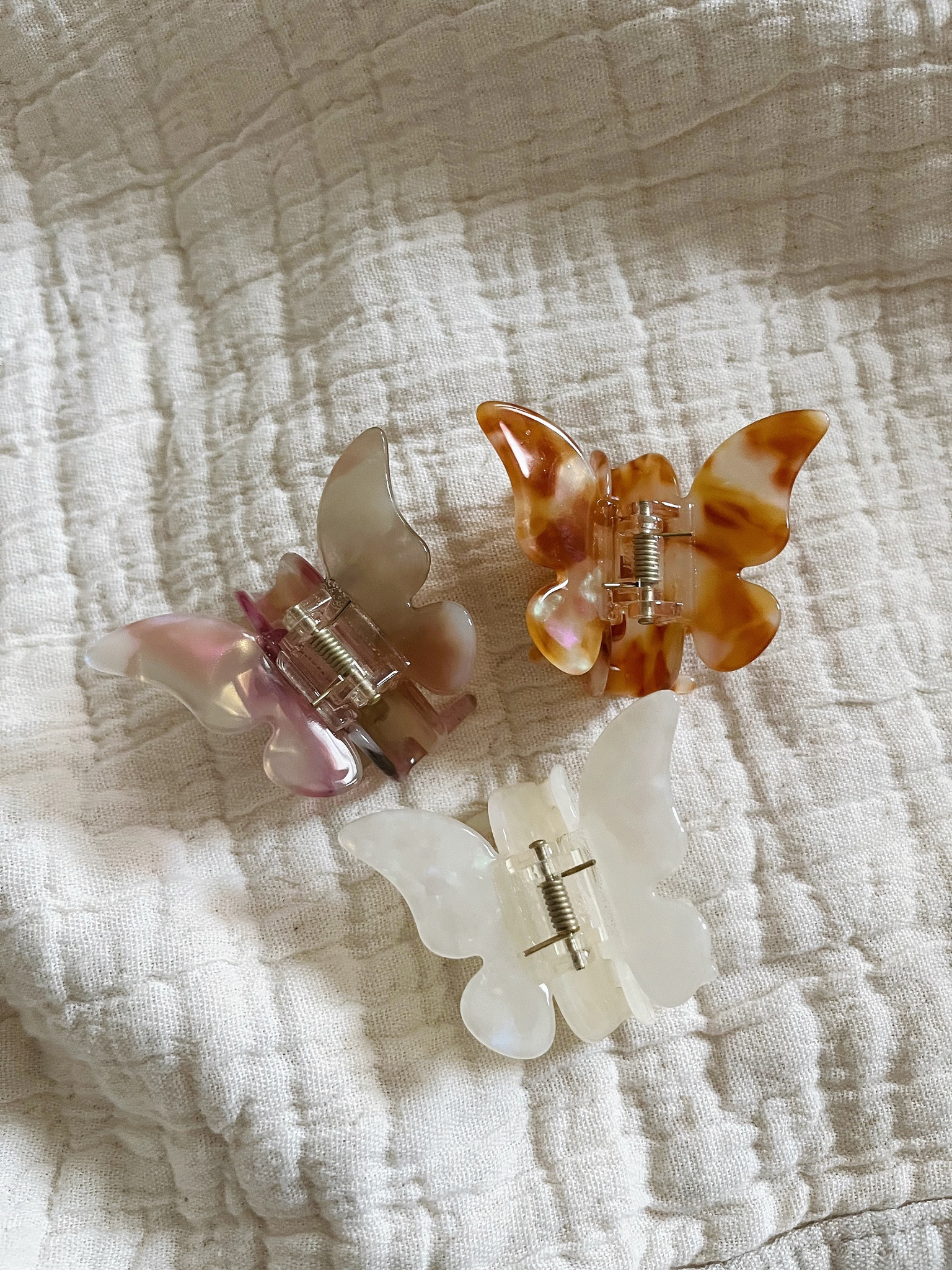 Swipe to second photo to see how I styled this butterfly hair clip 🦋

#LTKfindsunder50 #LTKstyletip #LTKbeauty