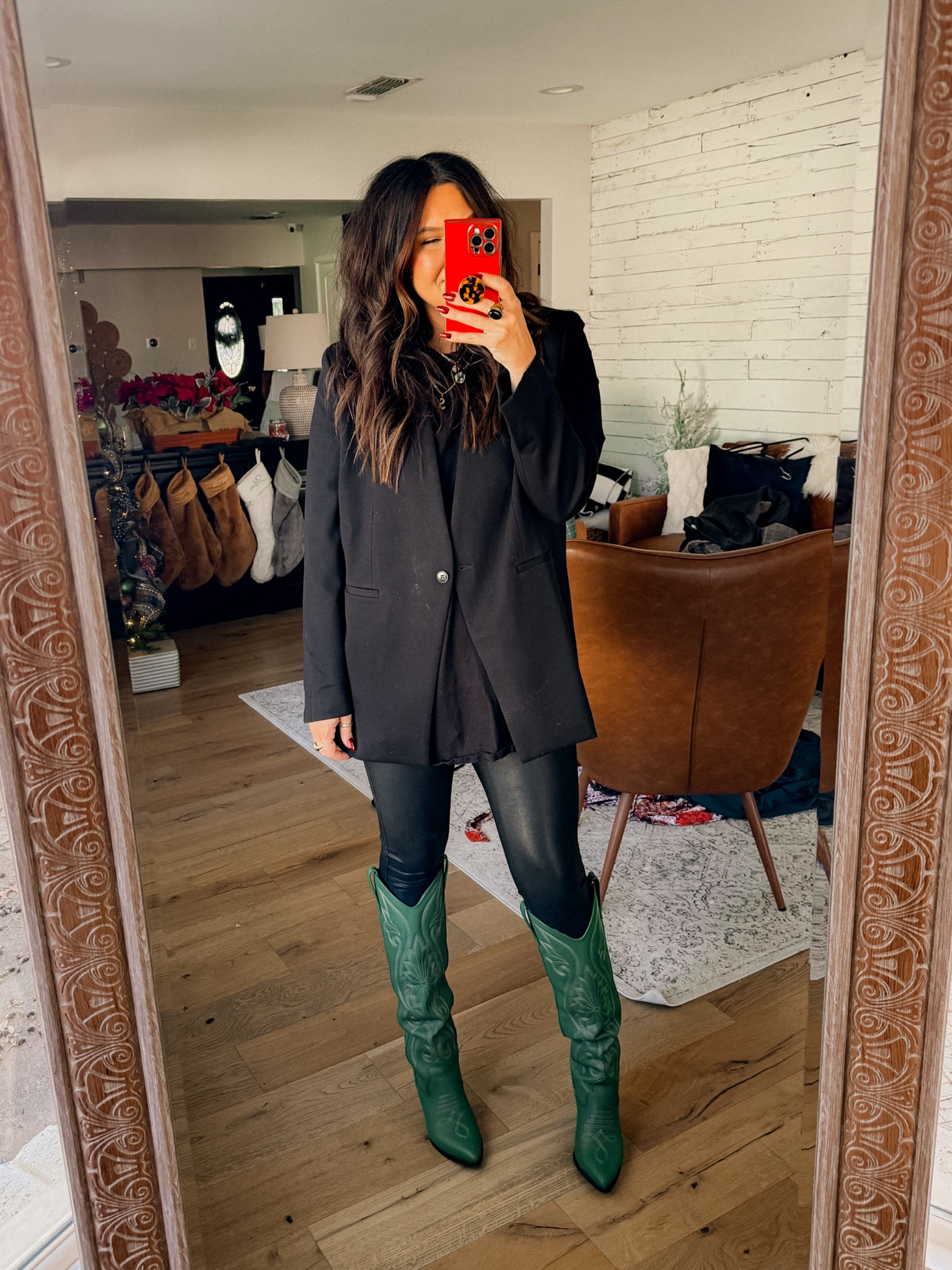 Spanx Blazer: XL BWCXSPANX
SPANX FAUX LEATHER LEGGINGS: XL
(BWCXSPANX)
MENS TEE: XXL
BOOTS: TTS


#LTKfindsunder50 #LTKmidsize #LTKstyletip