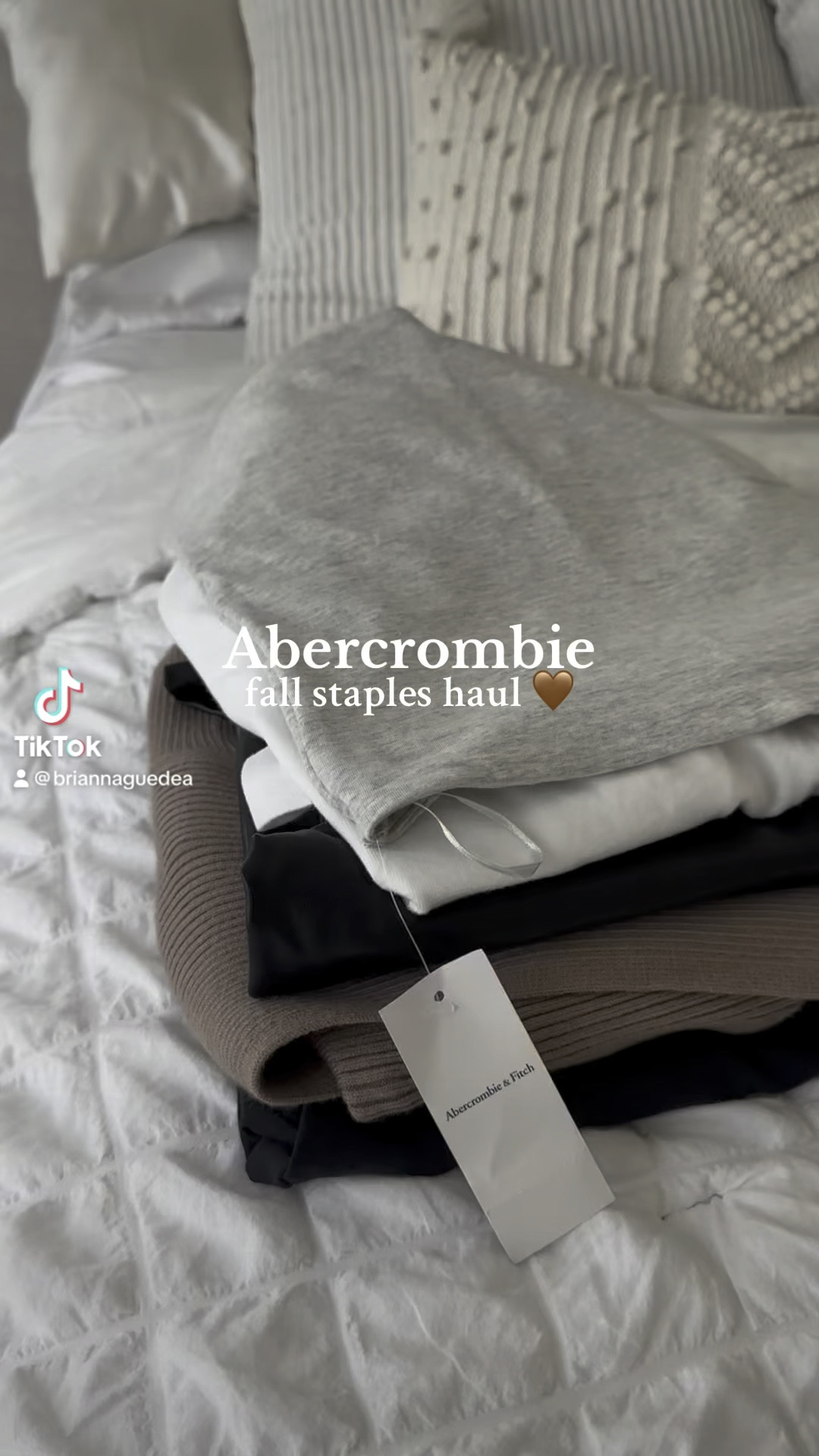 Capsule wardrobe 🤍

#LTKGiftGuide #LTKstyletip #LTKsalealert