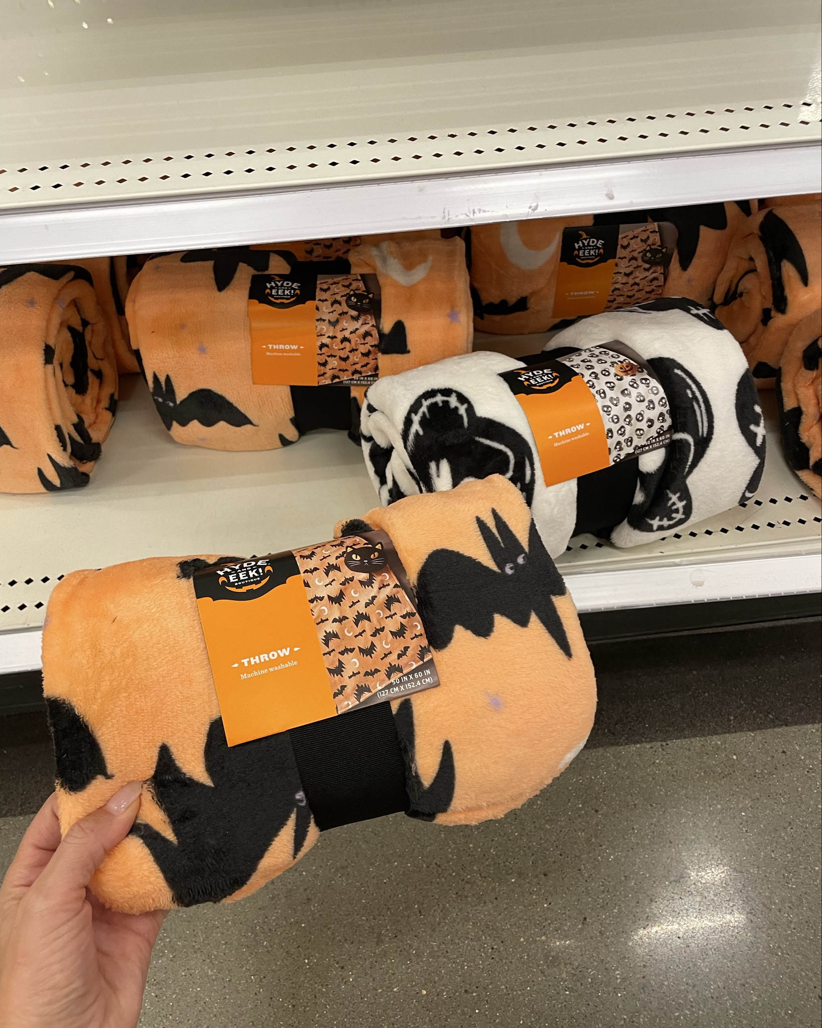 $10 Halloween throws and blankets 

#LTKSeasonal #LTKHome #LTKFindsUnder50