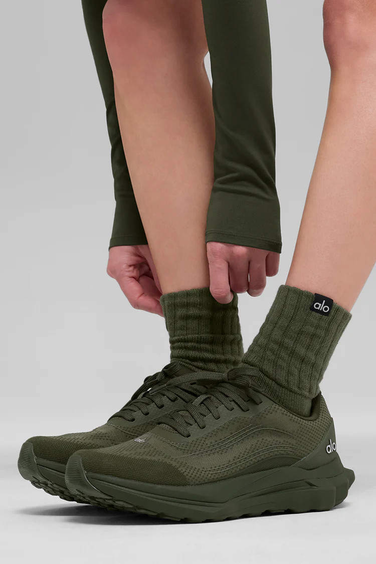 Unisex Half-Crew Scrunch Sock - Green Olive | Alo Yoga (US)