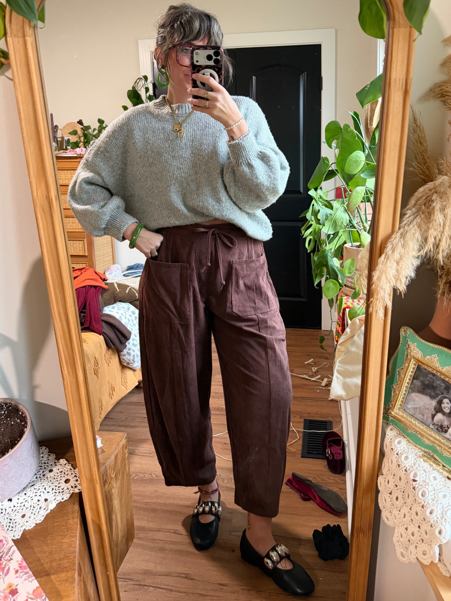 The cutest corduroy barrel pants! Wearing a medium - I definitely feel like I could also have done a small! THE CUTEST and so comfy! And they’re on prime Black Friday deals! Under $25

#LTKSaleAlert #LTKFindsUnder50 #LTKMidsize