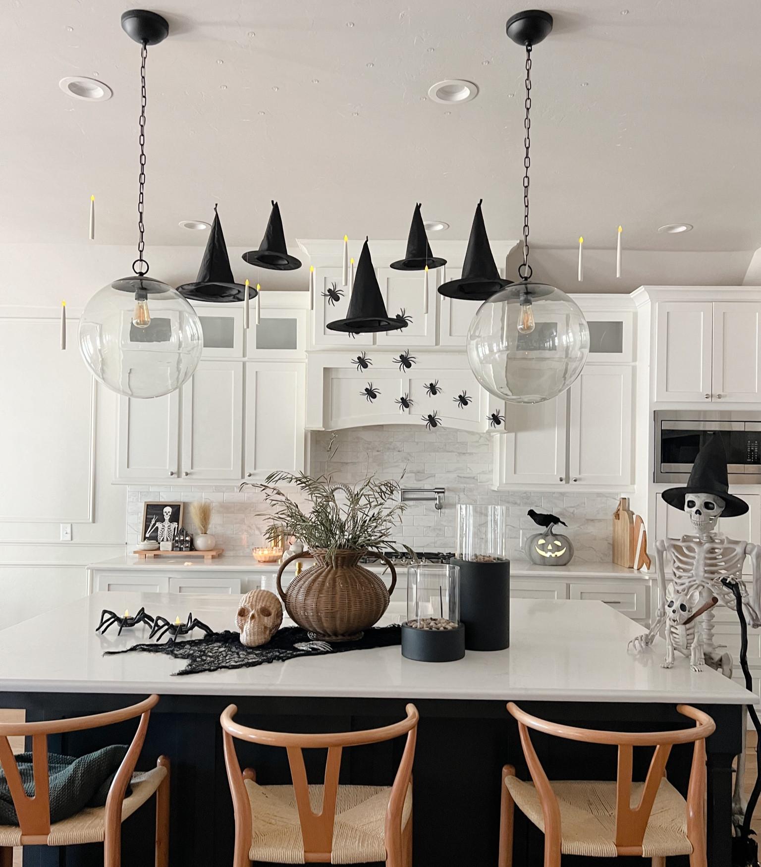 Spooky season kitchen decor #halloween2024 #halloweenvibes #spookyseason #halloweenkitchendecor 

#LTKSeasonal #LTKVideo #LTKHome