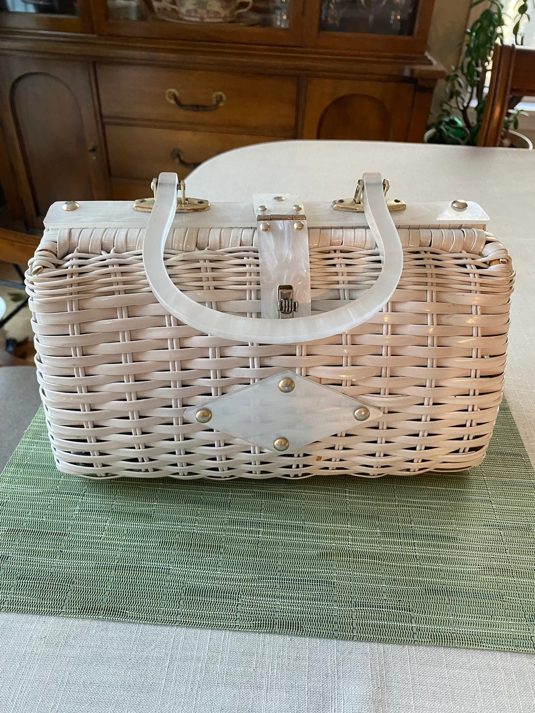 Vintage White Wicker Purse With Lucite Handle - Etsy | Etsy (US)