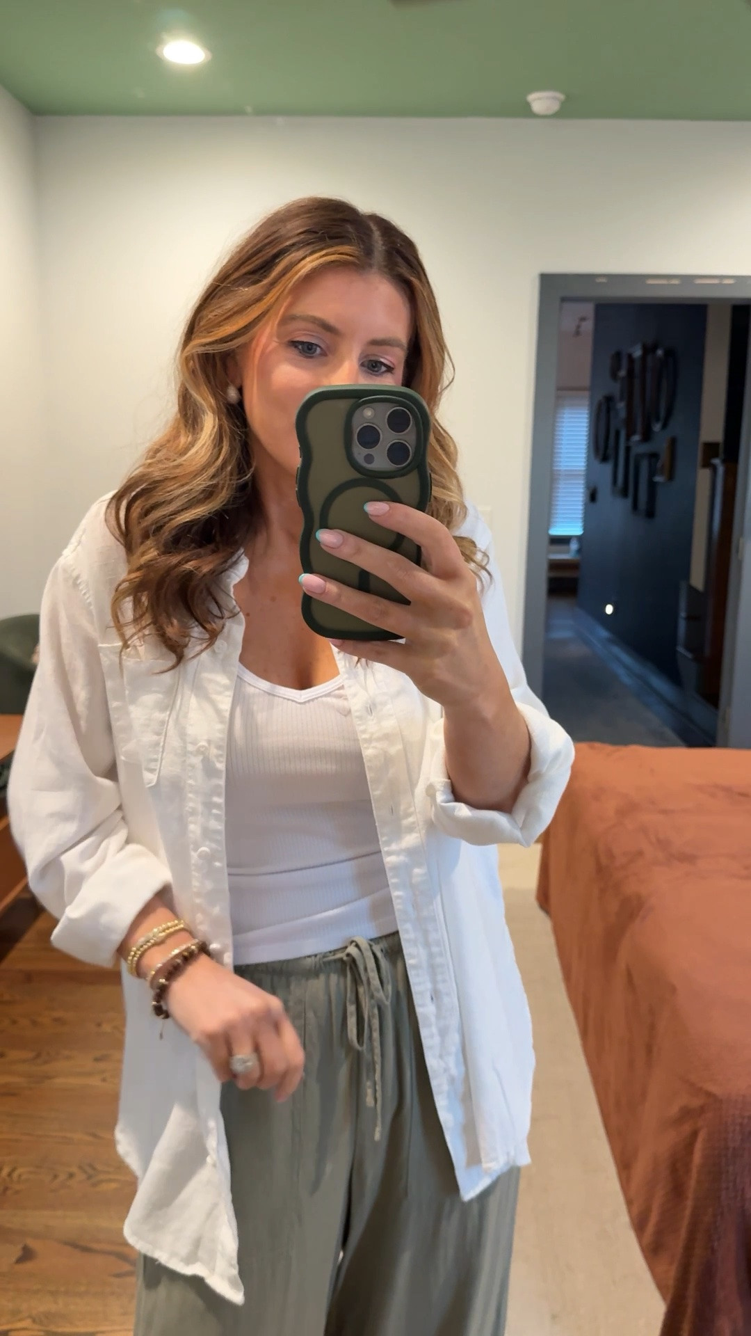 This month’s @Fabletics look! 

Oversized button down shirt (size small)
Racer back tank (size small)
Wide leg pants (size xsmall)
@Fitory sandals 
BaubleBar bracelets  

Casual spring outfit, travel outfit, spring outfit, linen outfit

#LTKootd #LTKOver40 #LTKSaleAlert