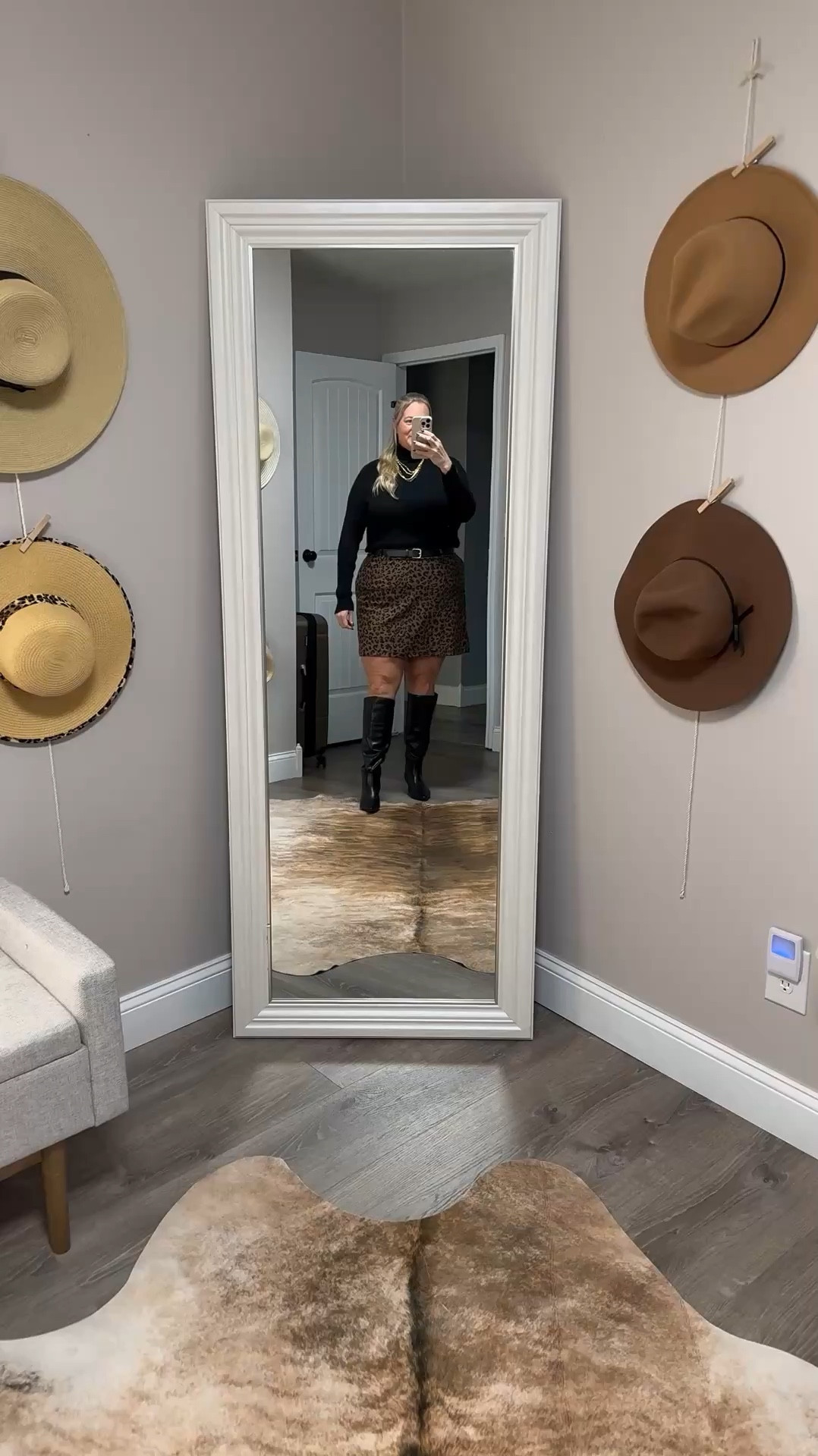 Date Night Outfit Idea

You cannot go wrong with this leopard mini skirt that’s under $20! I styled with a black long sleeve shirt and tall black boots. 

Size 18
Size 20 
Plus size date night outfit 
Plus size ootd
Plus size skirt
Mini skirt outfit
Wide calf boots
Tall boots 

#LTKStyleTip #LTKSeasonal #LTKPlusSize