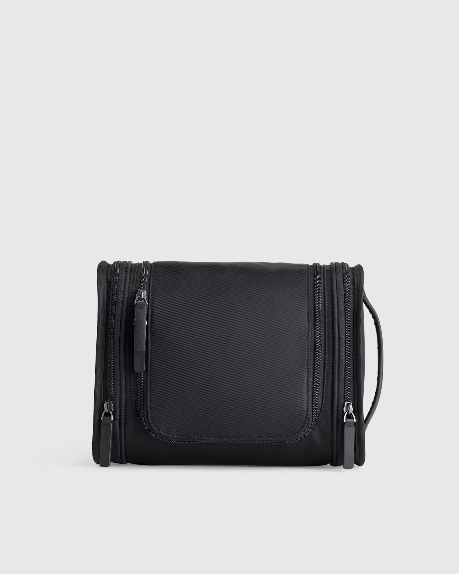 Voyage Nylon Hanging Toiletry Case | Quince