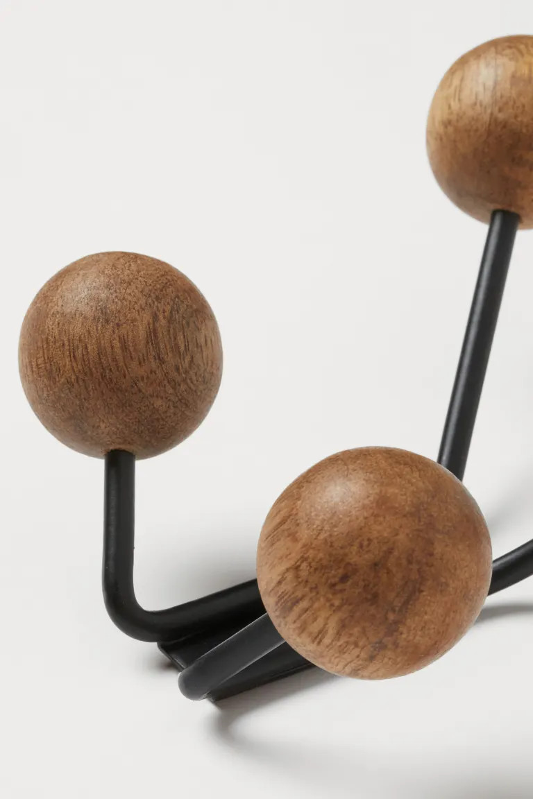 Hanger Rack in Metal and Wood | H&M (US + CA)