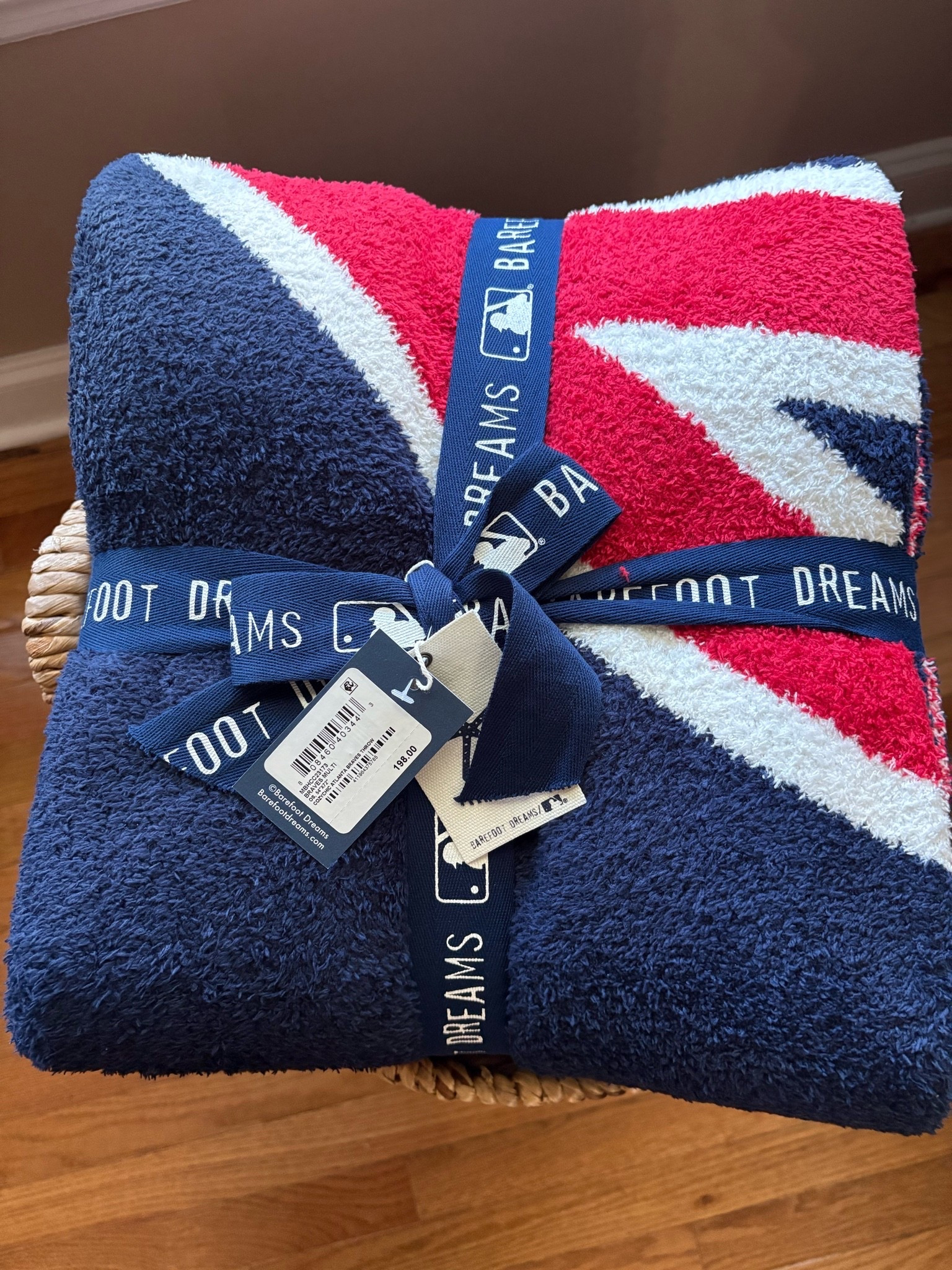 Atlanta Braves Barefoot Dreams blanket so soft ⚾️

#LTKHome
