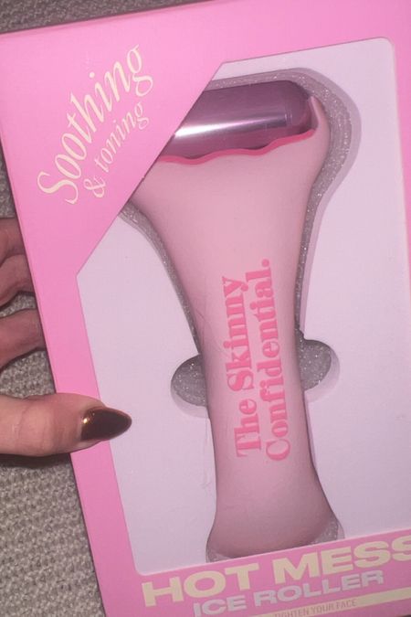 finally got my hands on the skinny confidential hot mess ice roller!!  

#LTKbeauty
