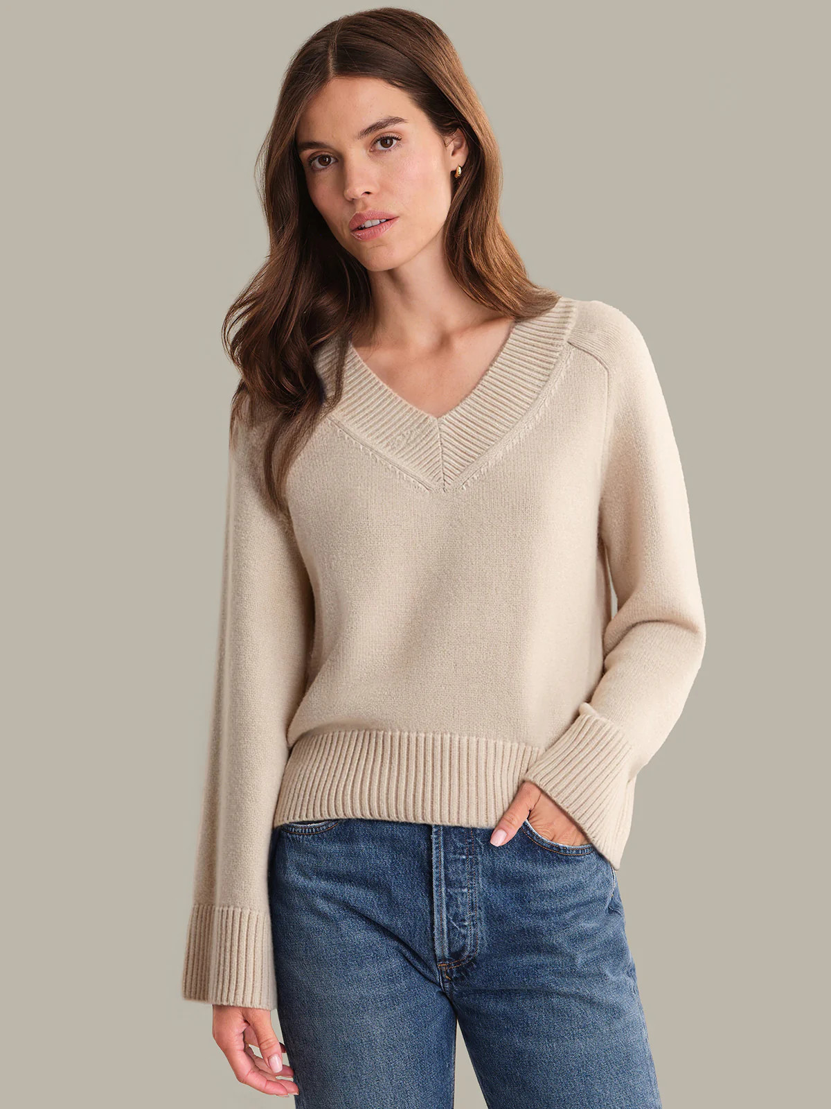 Alina: Cashmere Blend V-Neck Sweater | 525 America