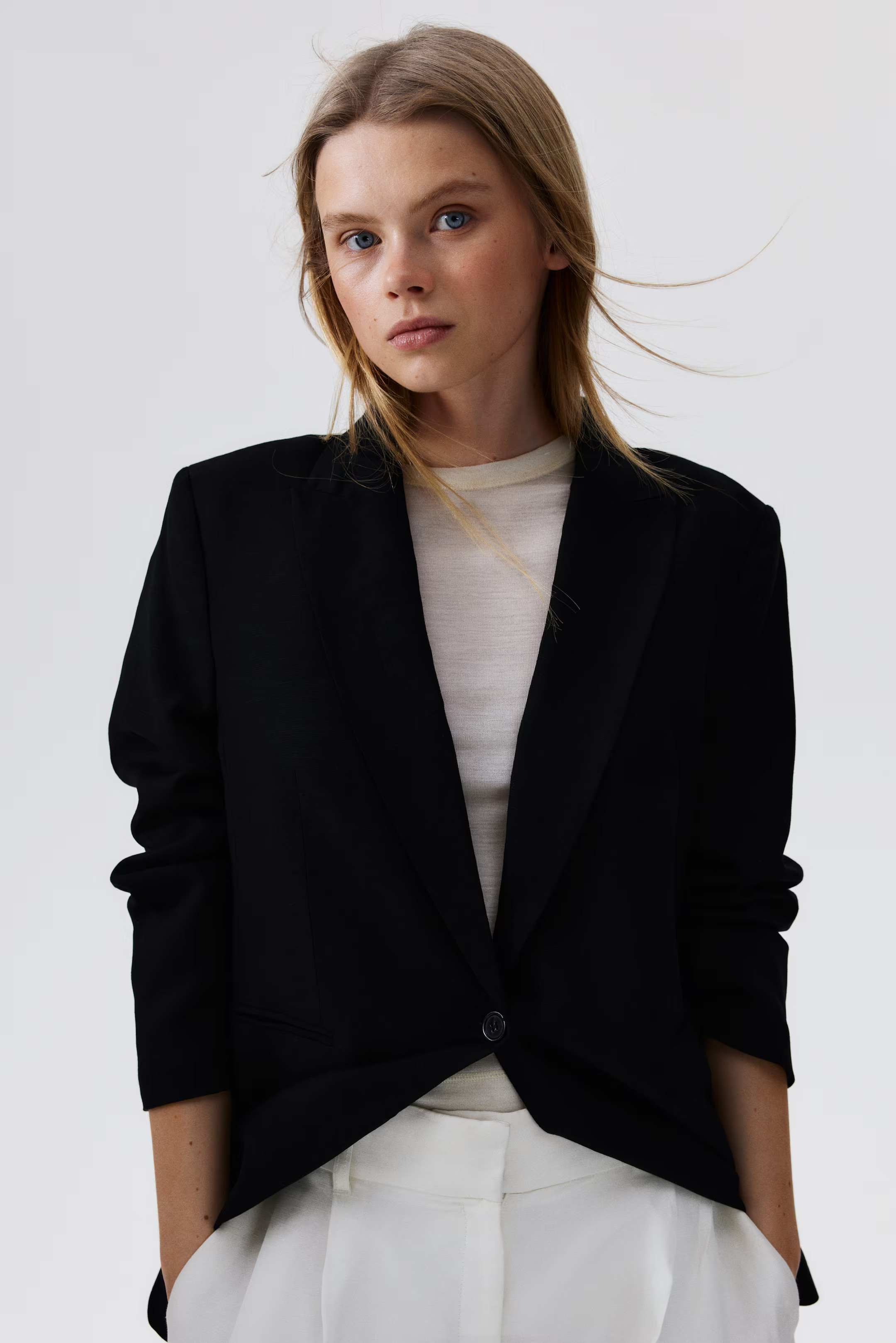 Linen-blend blazer | H&M (UK, MY, IN, SG, PH, TW, HK)