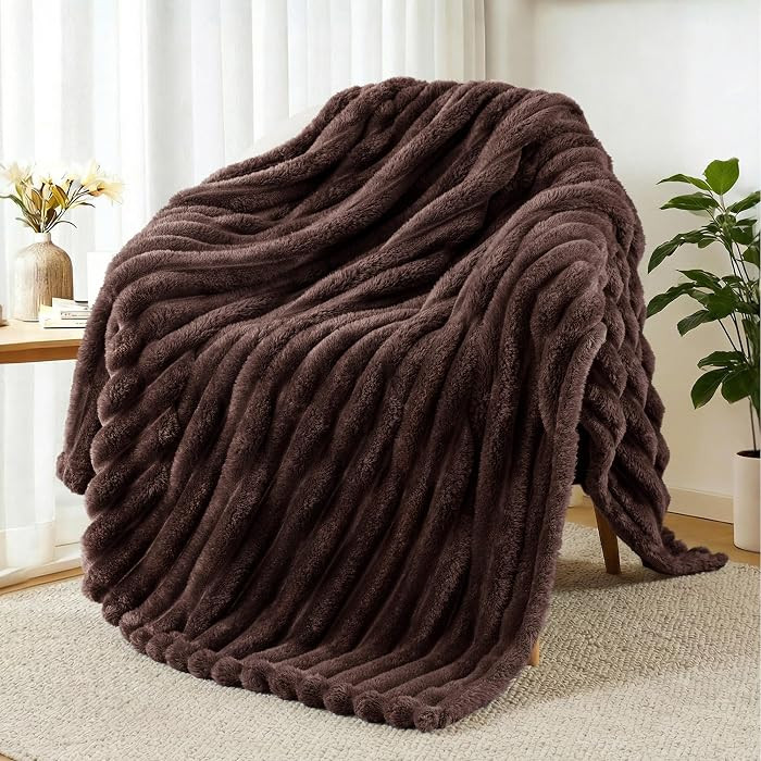 Exclusivo Mezcla Fleece Throw Blanket for Couch, Super Soft Striped Jacquard Bed Blanket, Lightwe... | Amazon (US)