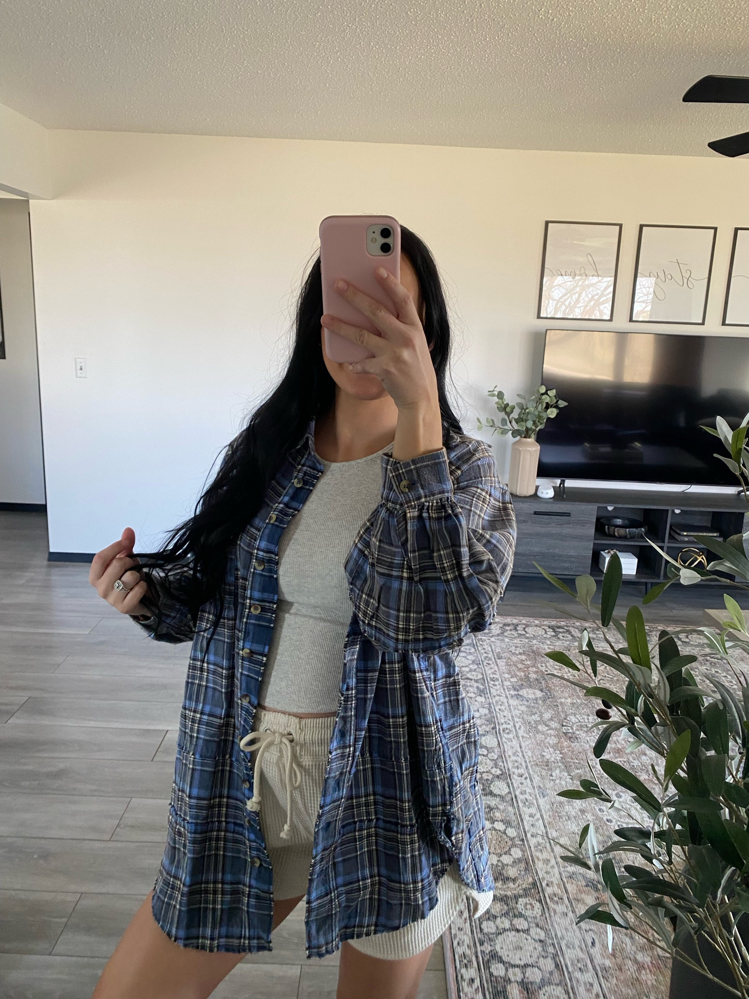 Oversized flannel! Xs/S:)

#LTKstyletip #LTKbump #LTKfindsunder50