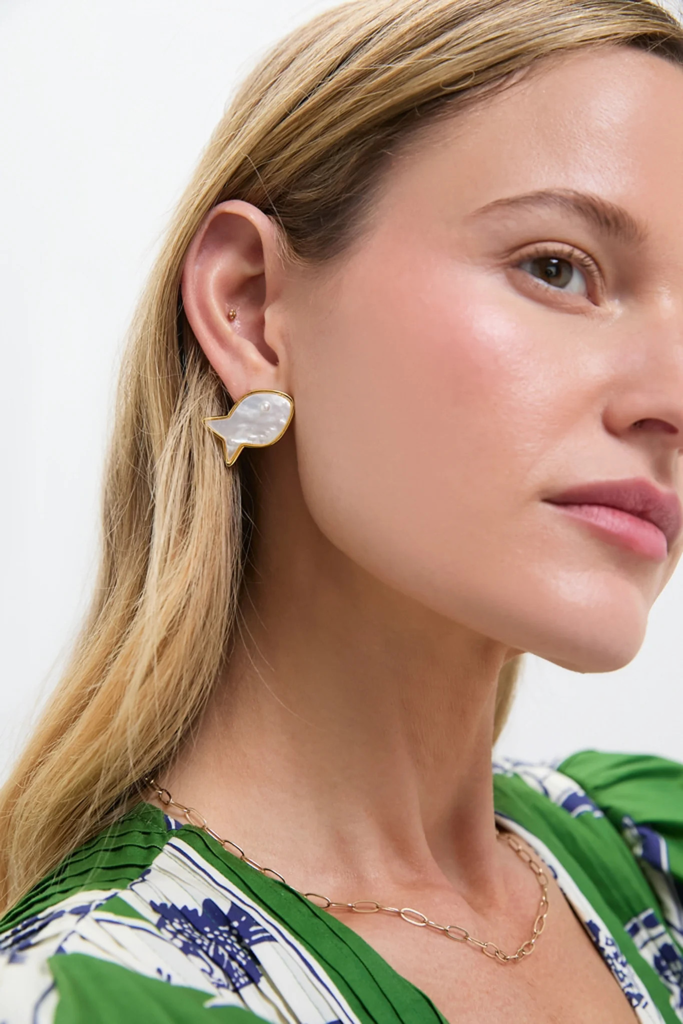 Mother of Pearl Finn Studs | Tuckernuck (US)