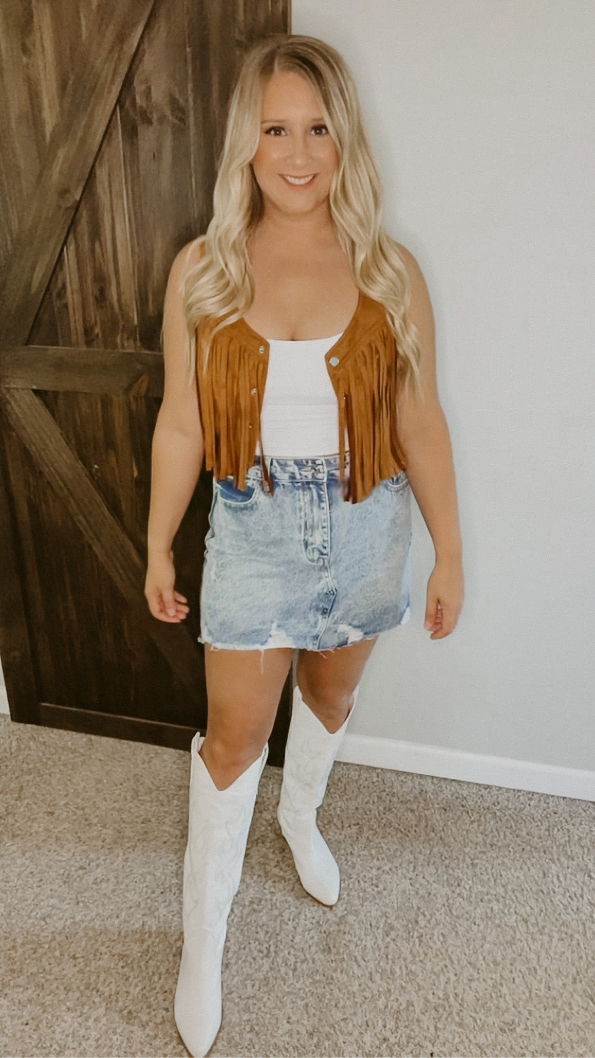 Country Concert / Nashville Outfit Inspo 🤠

Western Fashion | Western Outfit | Denim Skirt | Fringe Top | Fringe Vest | White Cowboy Boots | Cowgirl Boots | Morgan Wallen Concert Outfit | Koe Wetzel Concert Outfit Idea | Tank Top

#LTKstyletip #LTKshoecrush #LTKfit