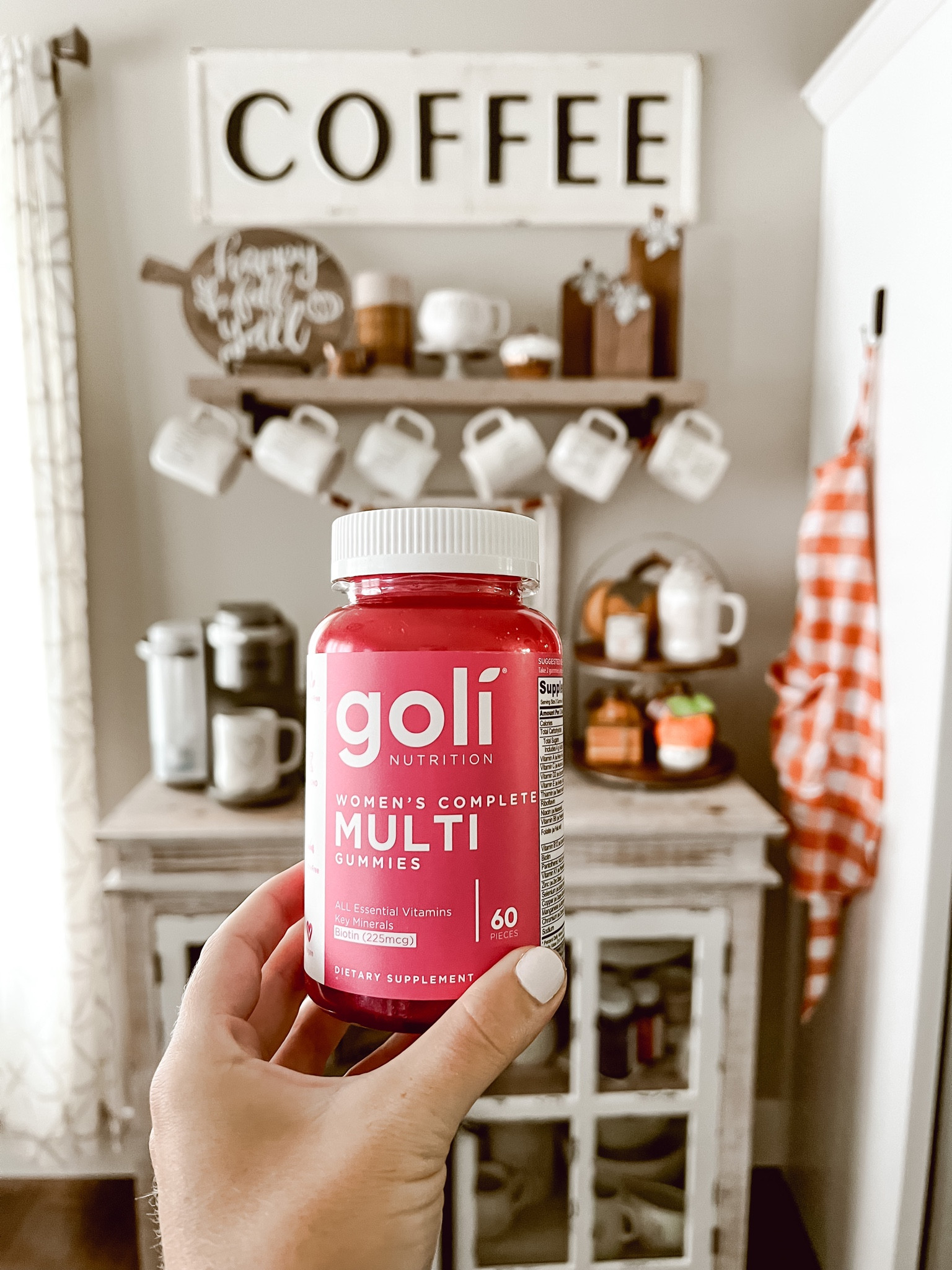 Don’t miss out on Goli’s Labor Day sale! Use my code “morningsonmacedonia” to get 40% off all regular orders as well as 55% off any first time subscriptions too! 🙌🏻 