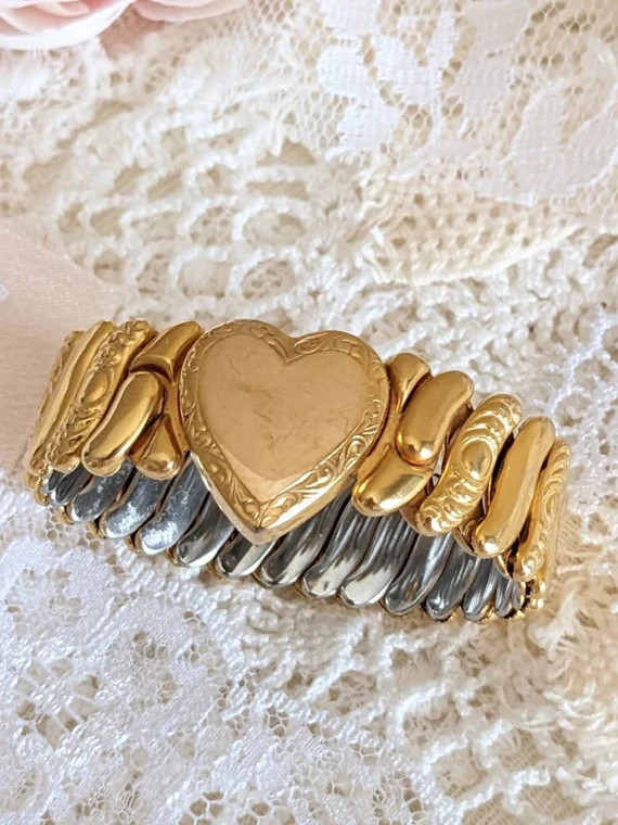 Vintage Sweetheart Bracelet - Etsy | Etsy (US)