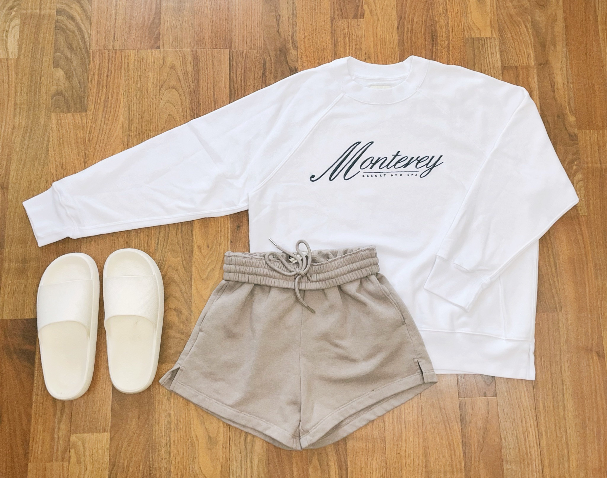 #abercrombie #springoutfit #vacationoutfit #graphicsweatshirt #shorts #loungewear #sandals #slides #americaneagle #amazon

#LTKshoecrush #LTKSale #LTKFind