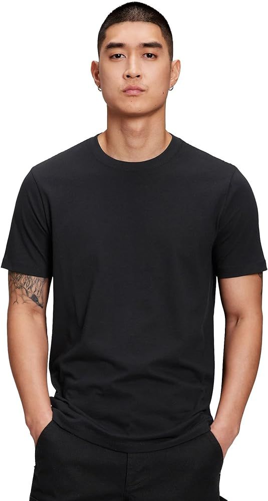 GAP Men's Everyday Soft Crewneck T-Shirt Tee | Amazon (US)