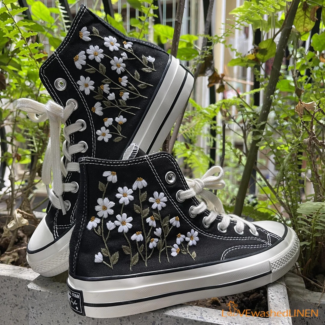 Custom Embroidered Converse High Tops/ Custom Converse Chuck Taylor 1970s Embroidered Daisy Flowe... | Etsy (US)