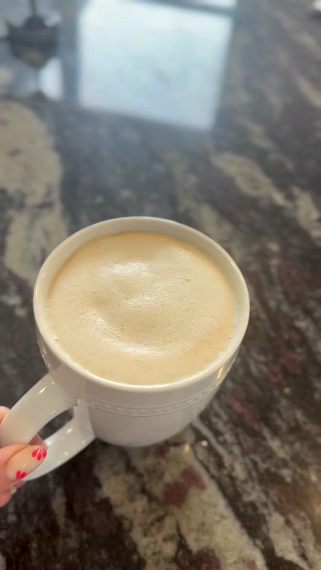 SALTED AGAVE LATTE 🧂🍯☕️

-1-1 1/2 cups of mixed mushroom or regular coffee
-2 swishes of agave syrup
-a couple dashes of Celtic sea salt
-1/8-1/4 cup frothed milk of choice