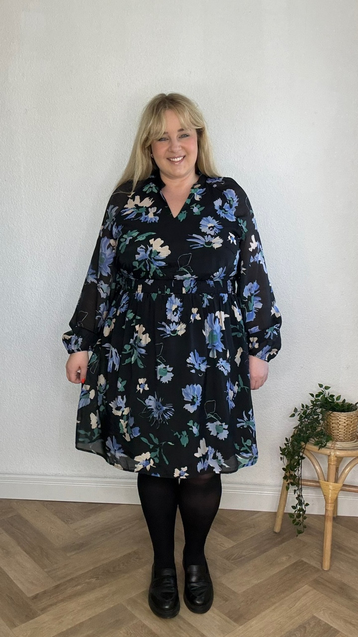 Kleiderliebe 💗

15% sparen bei Bon Prix mit dem Code: sa15bp
(Gültigkeit: 14.04. -einschl. 16.04.2026; 15% auf Alles; einmalig einlösbar pro Kundin; gilt in DE App & Webshop)

#kleid #dress #plussizefashion

#LTKkleider #LTKplussize #LTKdeutschland