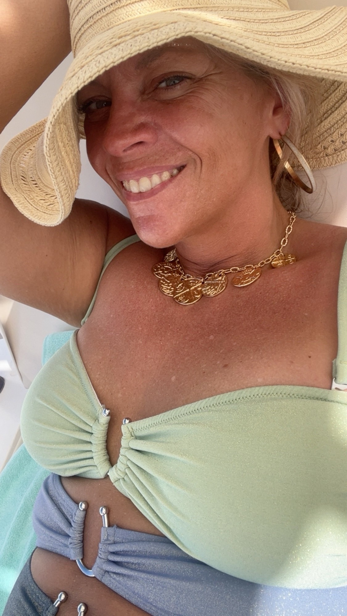 Cutout swimsuit size xl

#LTKTravel #LTKFindsUnder50 #LTKMidsize