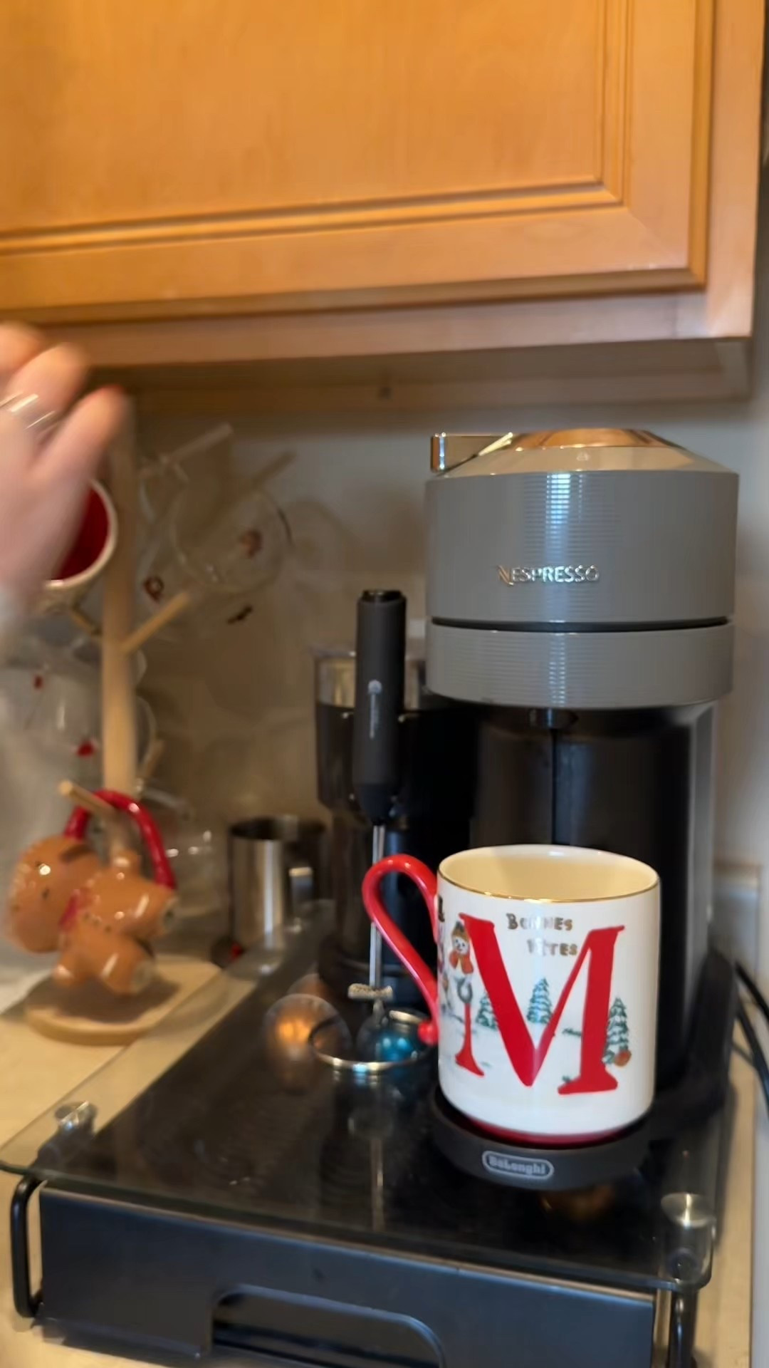 Vlogmas Day 11! December morning routine!


Morning in my life
Morning routine
Vlogmas 

#LTKdayinmylife #LTKHoliday #LTKHome