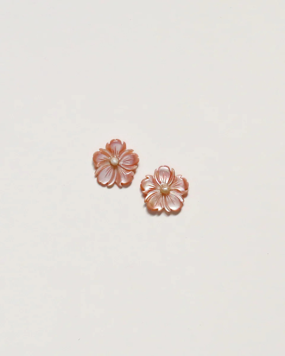 Small Blush Pearl Flower Stud | Vivian Drew
