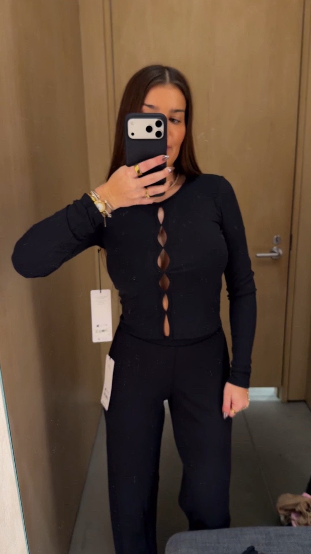 This Alo set I’m obsessed with. It’s so soft and flattering! XS in both top and pants

#LTKValentine #LTKActive #LTKmomlife