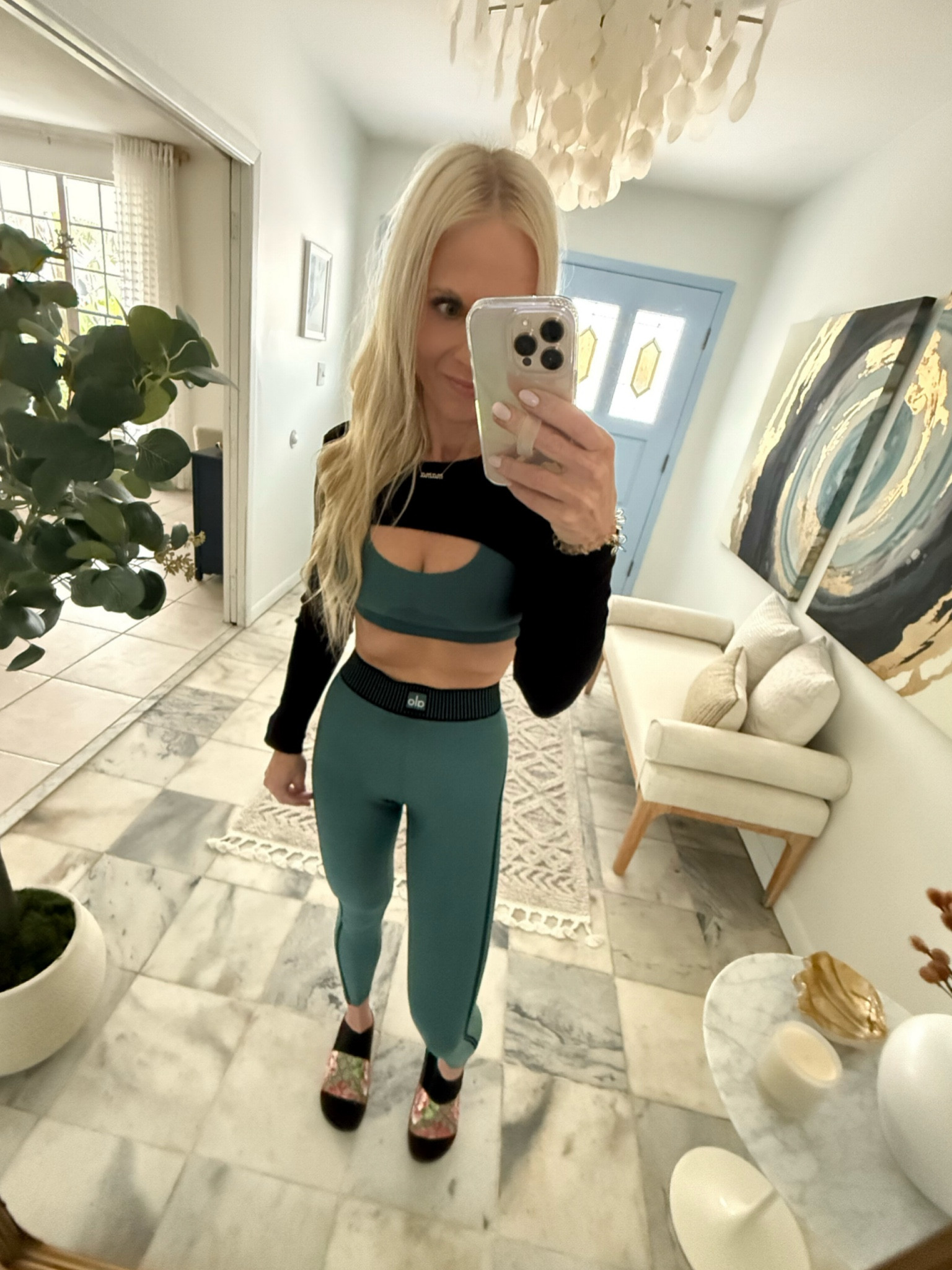 Alo Yoga Set
Wearing XS in all#LTKFitness

#LTKOver40 #LTKActive