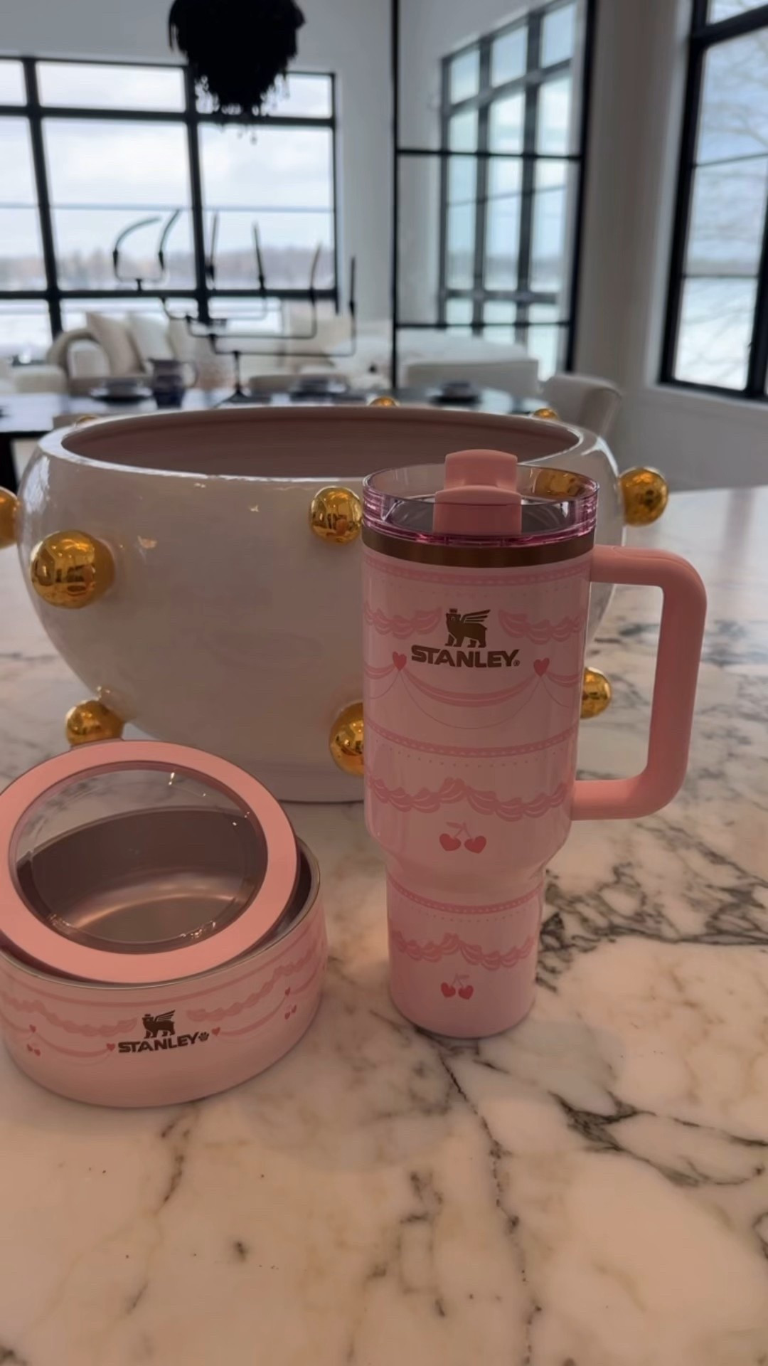 The NEW Valentines drop from @stanely_brand is here and they make the perfect gift idea for anyone on your list! 💗 #stanleypartner 