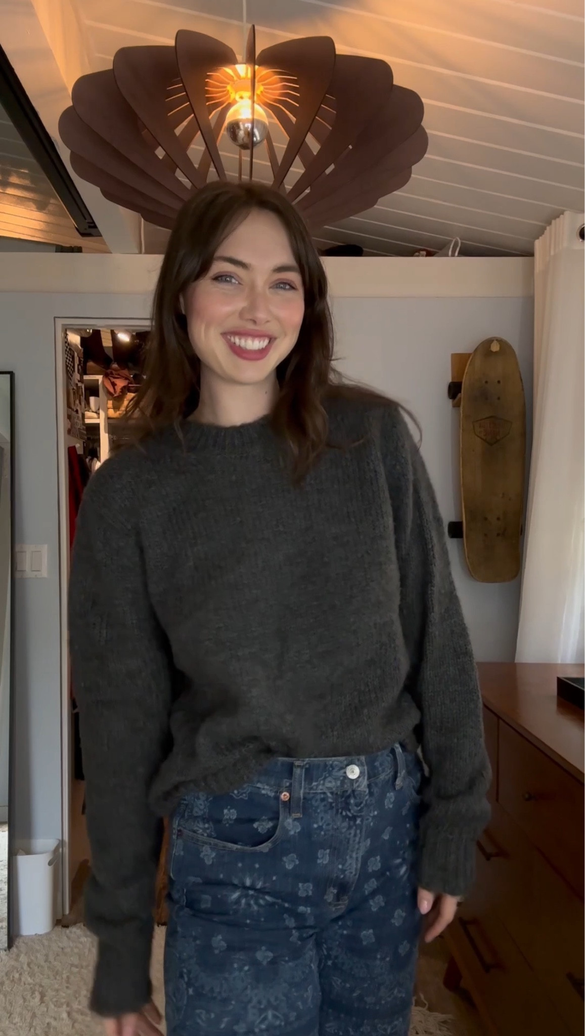 There’s nothing more classic than the perfect gray sweater — that soft, effortless knit that just gives private school chic. Polished, preppy, minimal, and so easy to style with jeans, trousers, or over a crisp white tee. A timeless neutral that always looks elevated without trying.
#GraySweater #GreyKnit #PreppyStyle #PrivateSchoolChic #ClassicBasics #TimelessStyle #SweaterWeather #MinimalOutfits #CapsuleWardrobe #LTKFall #LTKWinterFashion #NeutralOutfitInspo #EverydayStyle #ChicBasics #CleanGirlAesthetic 

#LTKSeasonal