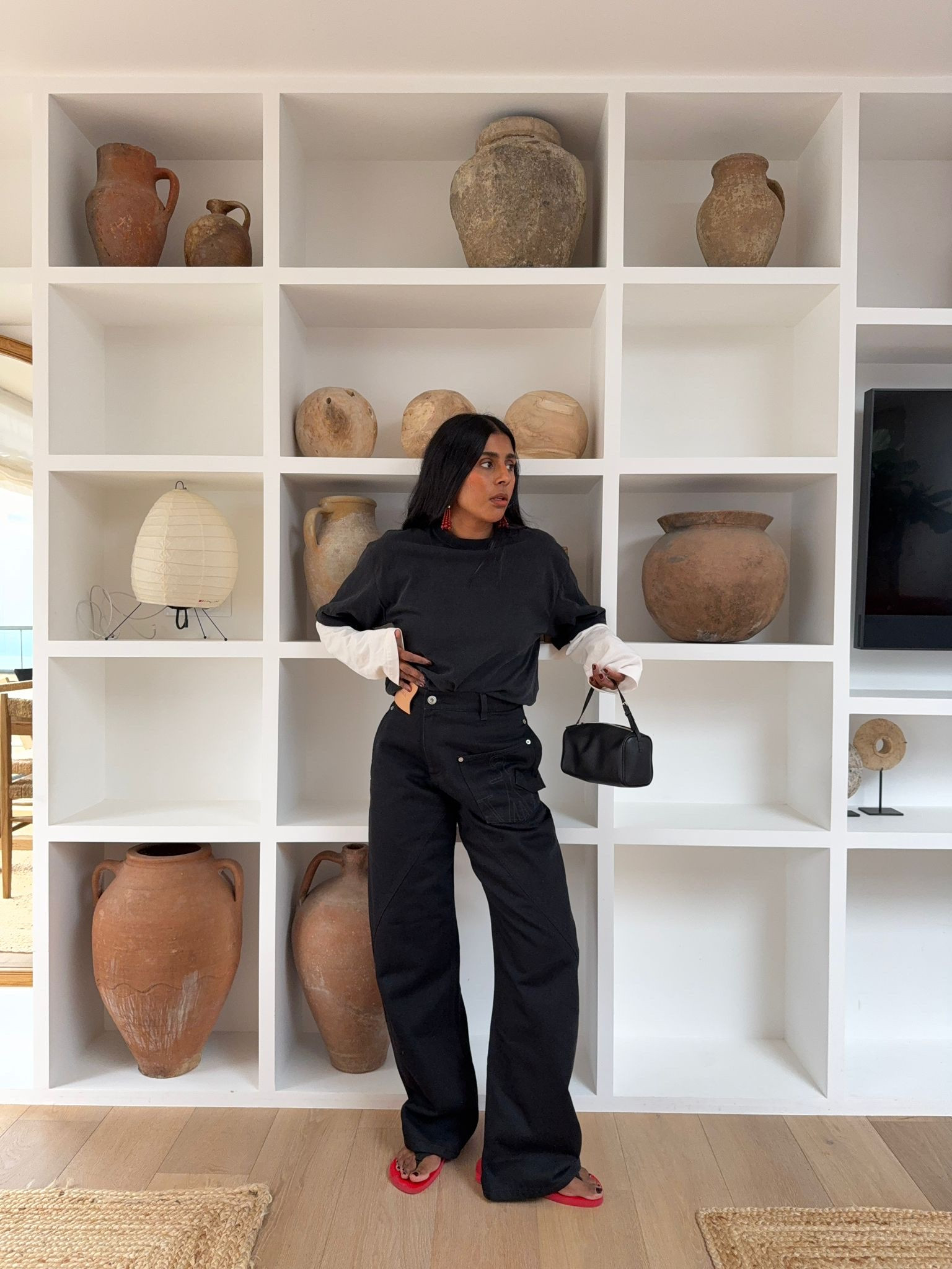 A very hard working tee! Styled with JW Anderson Black Jeans 

Autumn Style, Autumn Fashion, Outfit Inspiration, Casual Style, Everyday Outfit 


#LTKeurope #LTKuk #LTKautumn