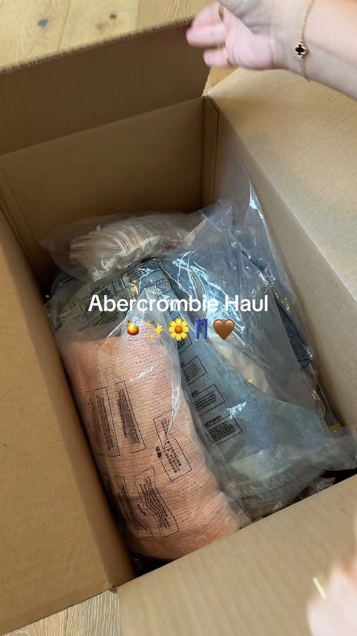 Here’s what I ordered during the Abercrombie sale ✨ I will have these on my LTK and I’ll post a try on soon! 

@abercrombie 