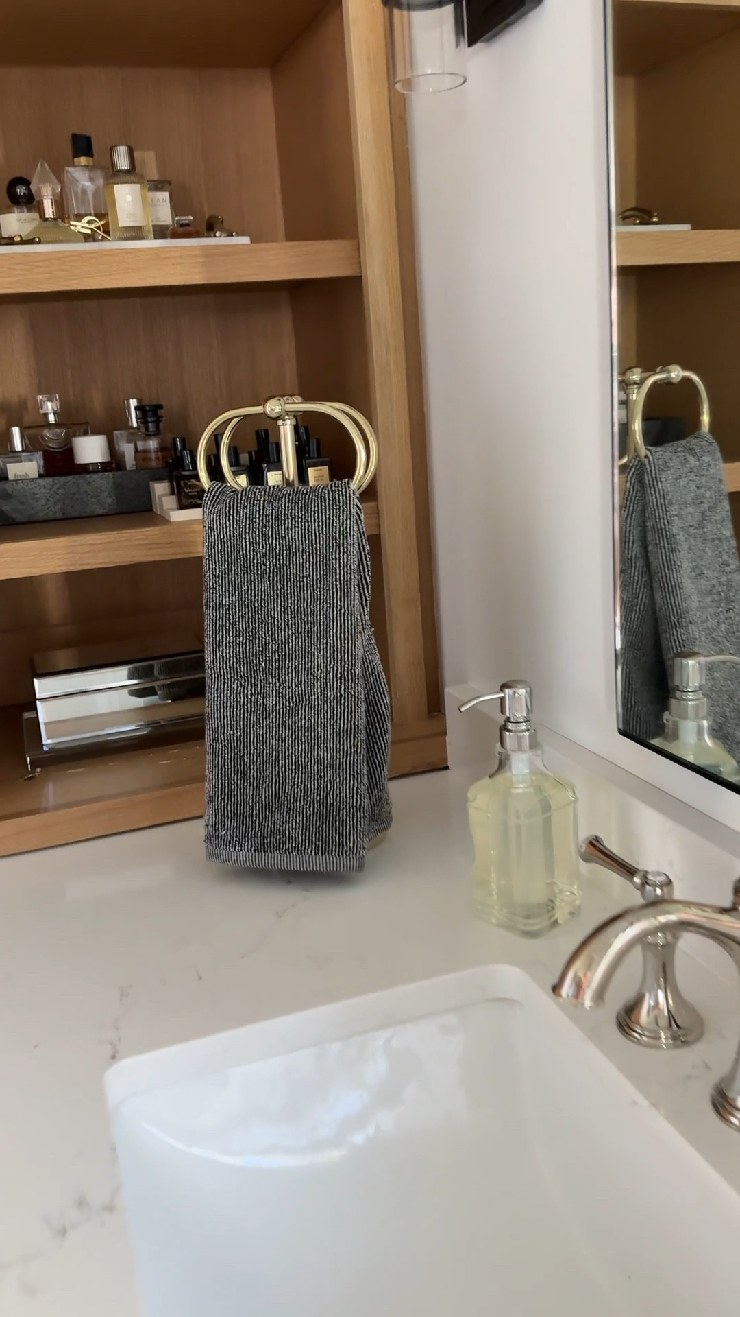 Gorgeous bathroom accessories 