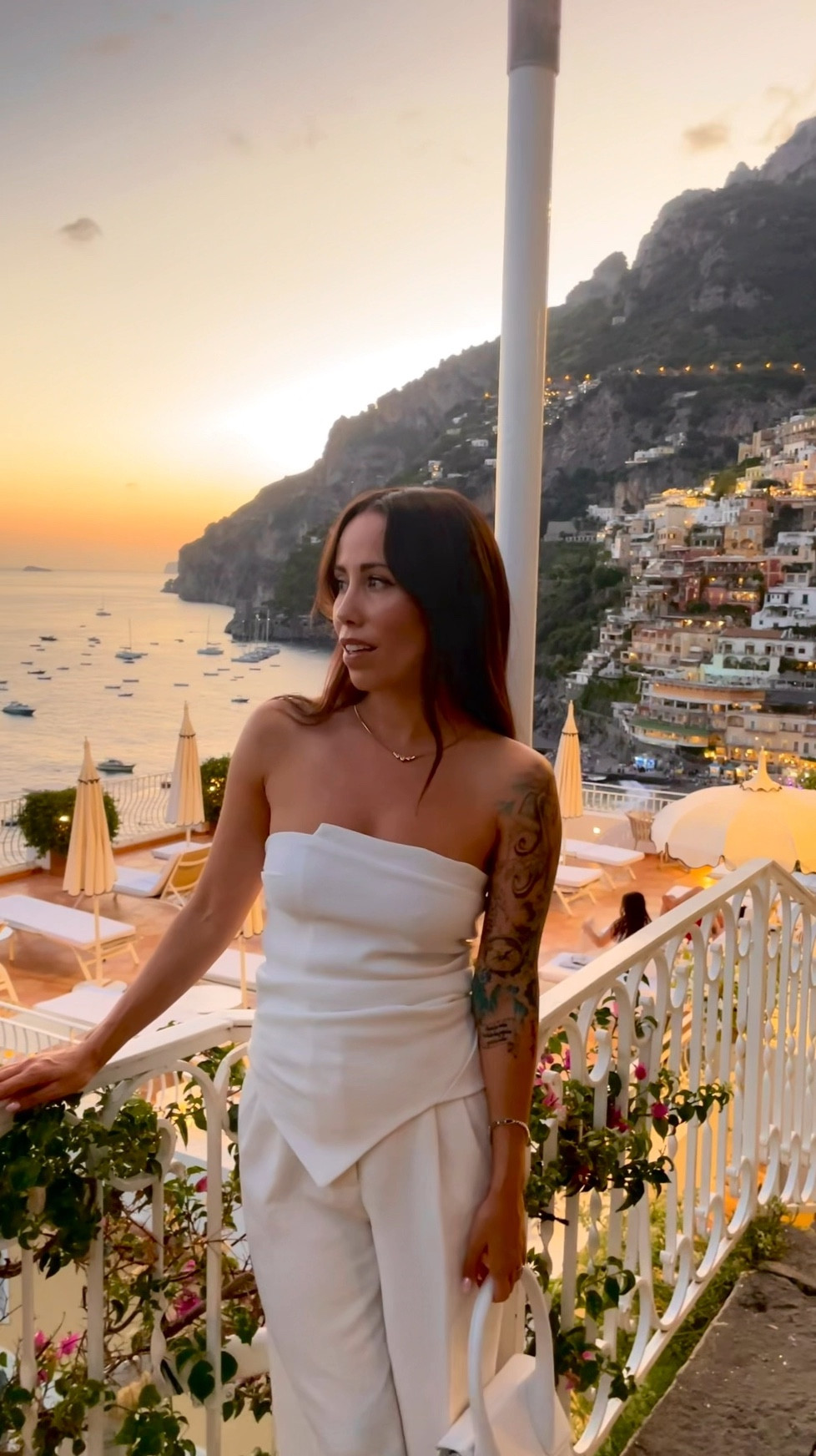 Sunset vibes for the first dinner of the honeymoon in Positano in an all white look 🤍🌅
•
Trousers: Aritzia
Top: Zara
Bag: Jacquemus 
Necklace: heirloom from Gma 

#LTKWedding #LTKTravel #LTKStyleTip