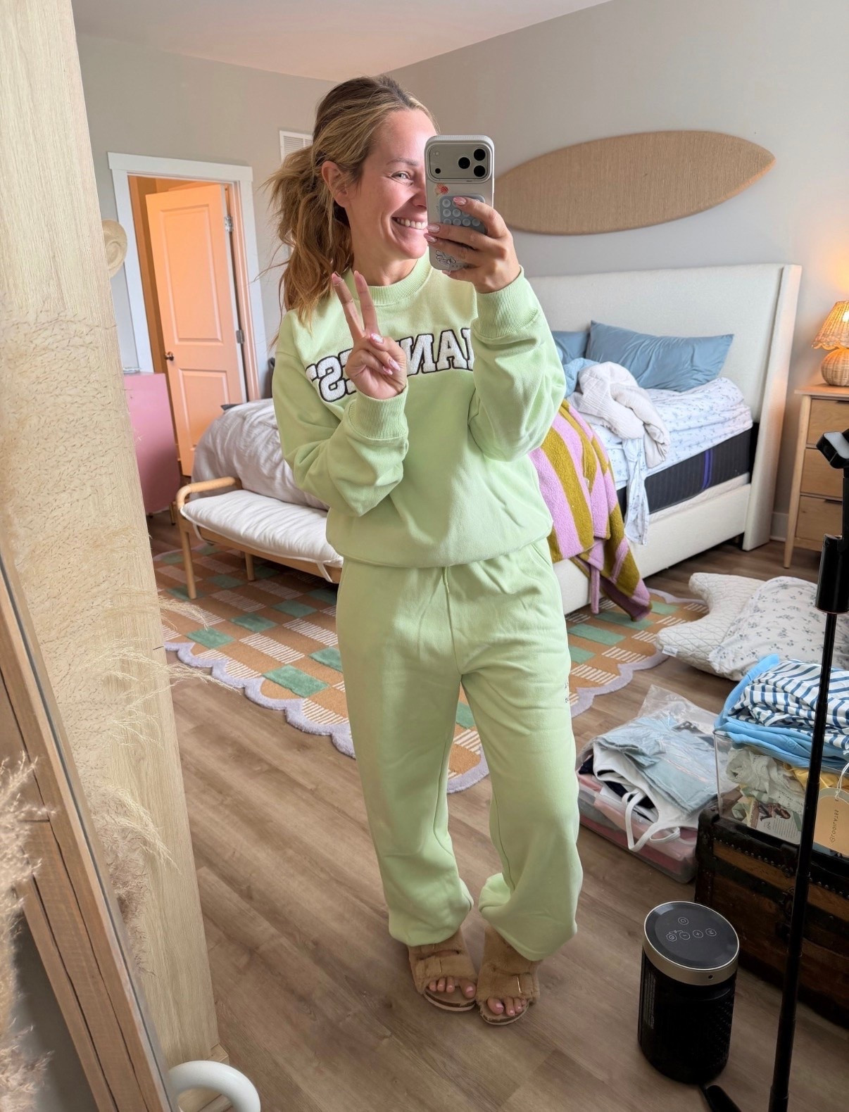 Obsessed is an understatement 💚 this set is the definition of cute and comfy and I’ve been living in it lately. The color is so fresh for spring/summer and the fit is that perfect relaxed-but-still-flattering vibe. Easy for school drop-offs, errands, or just feeling put together at home.

I’m 5’2 wearing a size M for reference ✨

Linked for you in my LTK!

#ltkstyle #ltkcasual #athleisurewear #matchingset #loungewearset #comfystyle #springoutfits #everydayoutfit #momstyle #cozyfits #amazonfinds #greenoutfit #casualchic
