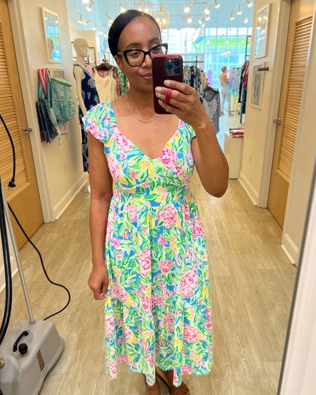 Bayleigh Midi Dress - Lilly Pulitzer

Cute summer dress for weddings, graduations and bridal showers. 

Wearing an 8 for reference.

Resortwear, preppy style, preppy dress, palm beach style, maxi dress, vacation outfit, colorful dress, shift dress, wedding guest dress, graduation guest dress 

#LTKWedding #LTKSeasonal #LTKPlusSize #LTKStyleTip #LTKOver40 #LTKMidsize #LTKTravel