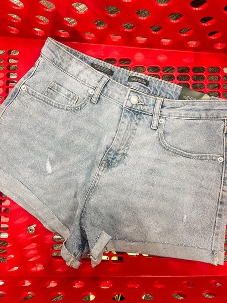 These Wild Fable Jean shorts are on markdown for just $14.40. This is the light wash 

#LTKmidsize #LTKfindsunder50