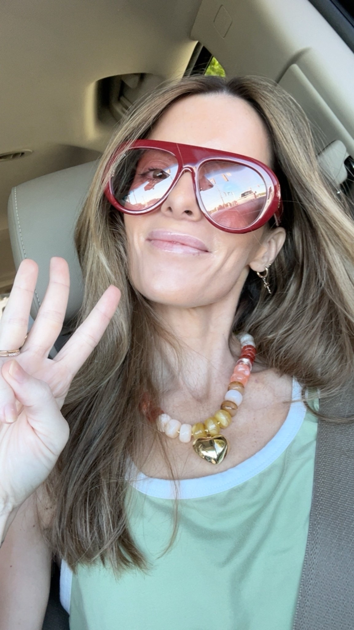 These sunglasses & necklace combo are bound to make you happy!! 

#LTKdayinmylife #LTKootd #LTKmomlife
