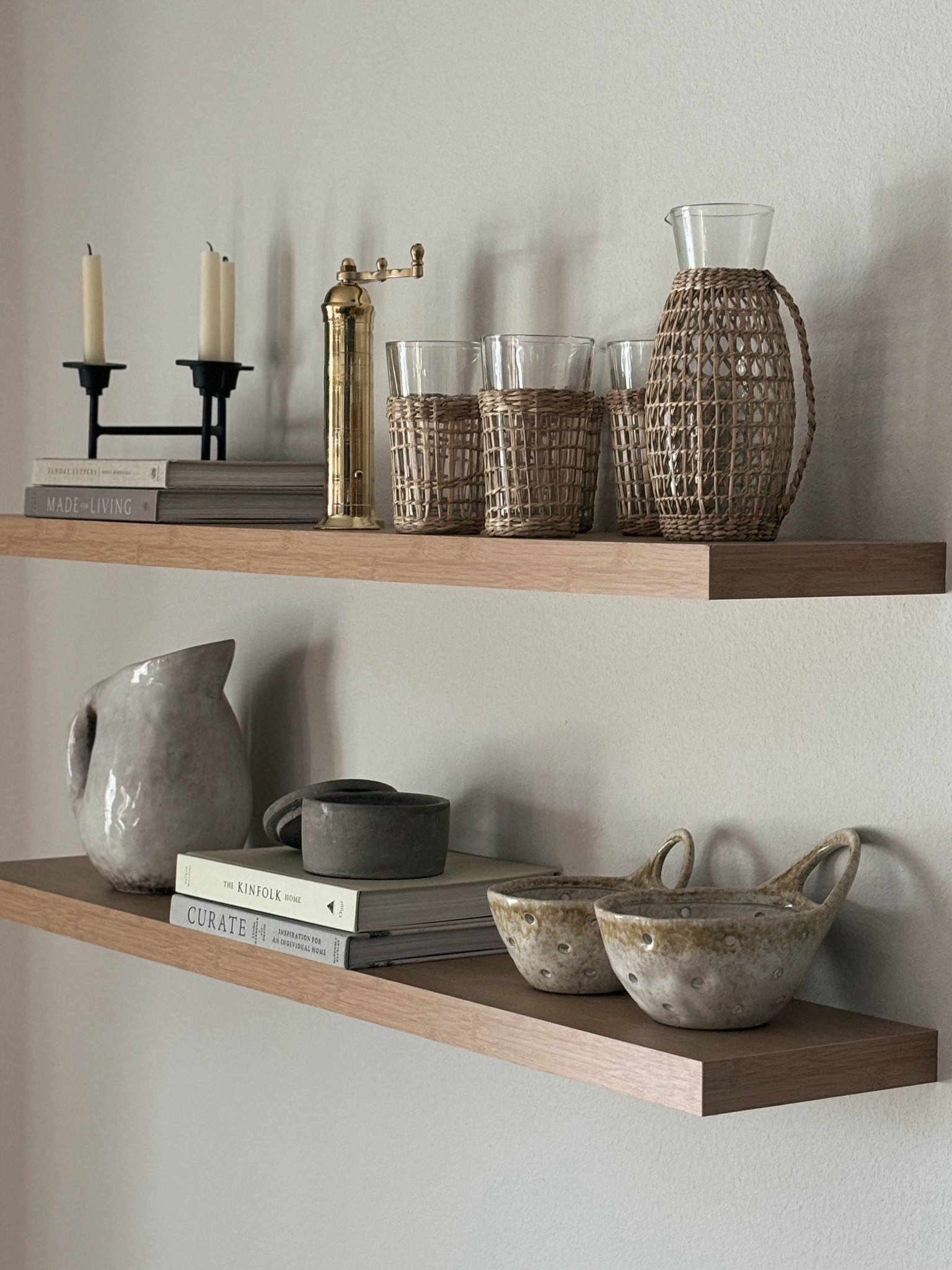 Dining room shelf styling 🤍
Thoughtfully styled shelves add warmth and character to a dining room. Mixing neutral ceramics, books, and simple serveware creates a layered, timeless look that feels curated but effortless—balanced, functional, and easy to refresh with the seasons.

Dining room shelf styling, dining room decor, open shelf styling, neutral home decor, timeless interior design, shelf styling ideas, minimalist dining room, Pinterest home inspiration

#LTKHome
