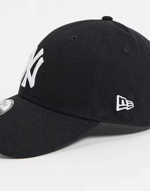 New Era MLB 9forty NY Yankees adjustable cap in black | ASOS (Global)