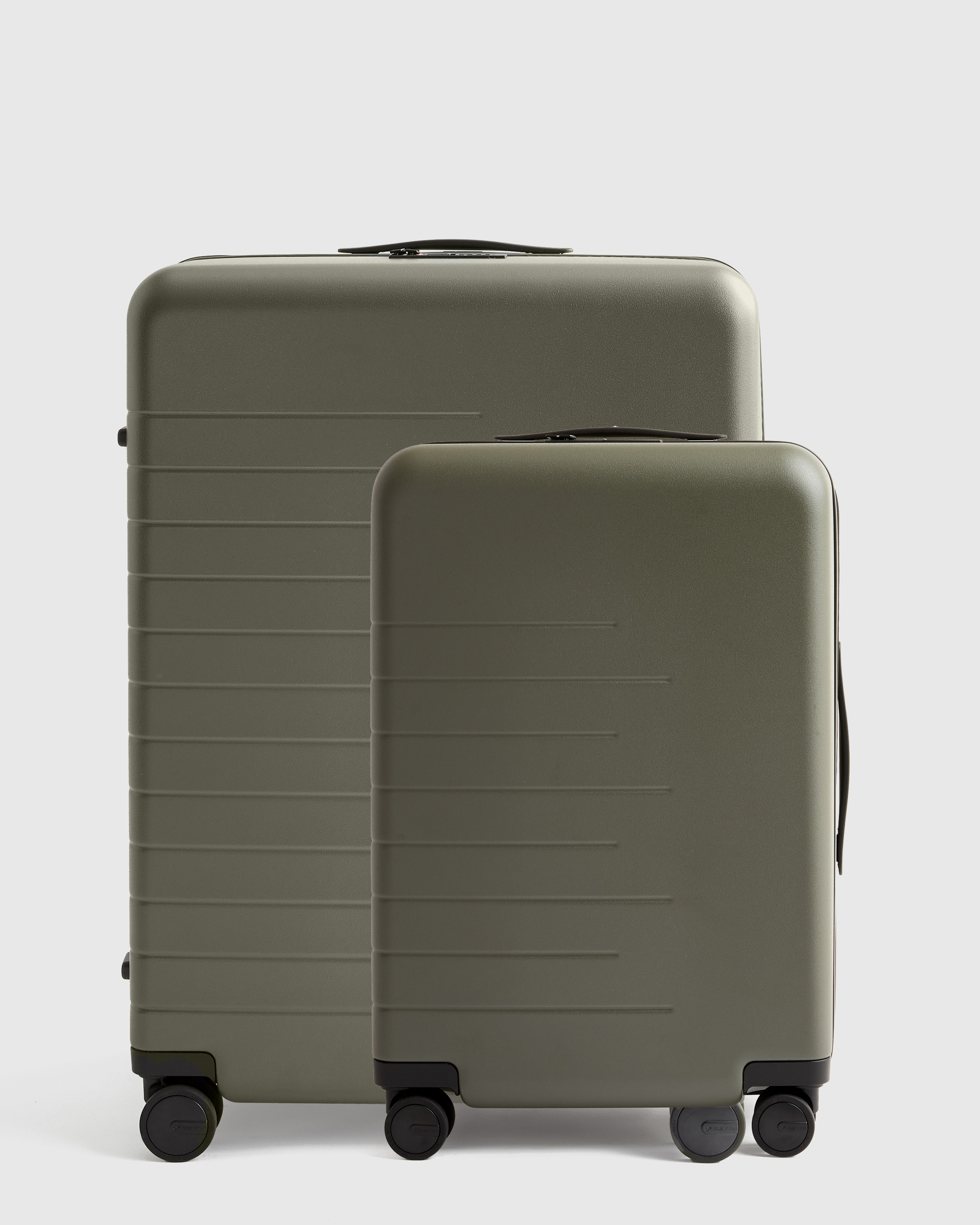 Quince | Carry-On & Medium Check-In Suitcase Bundle in Olive, Polycarbonte | Quince