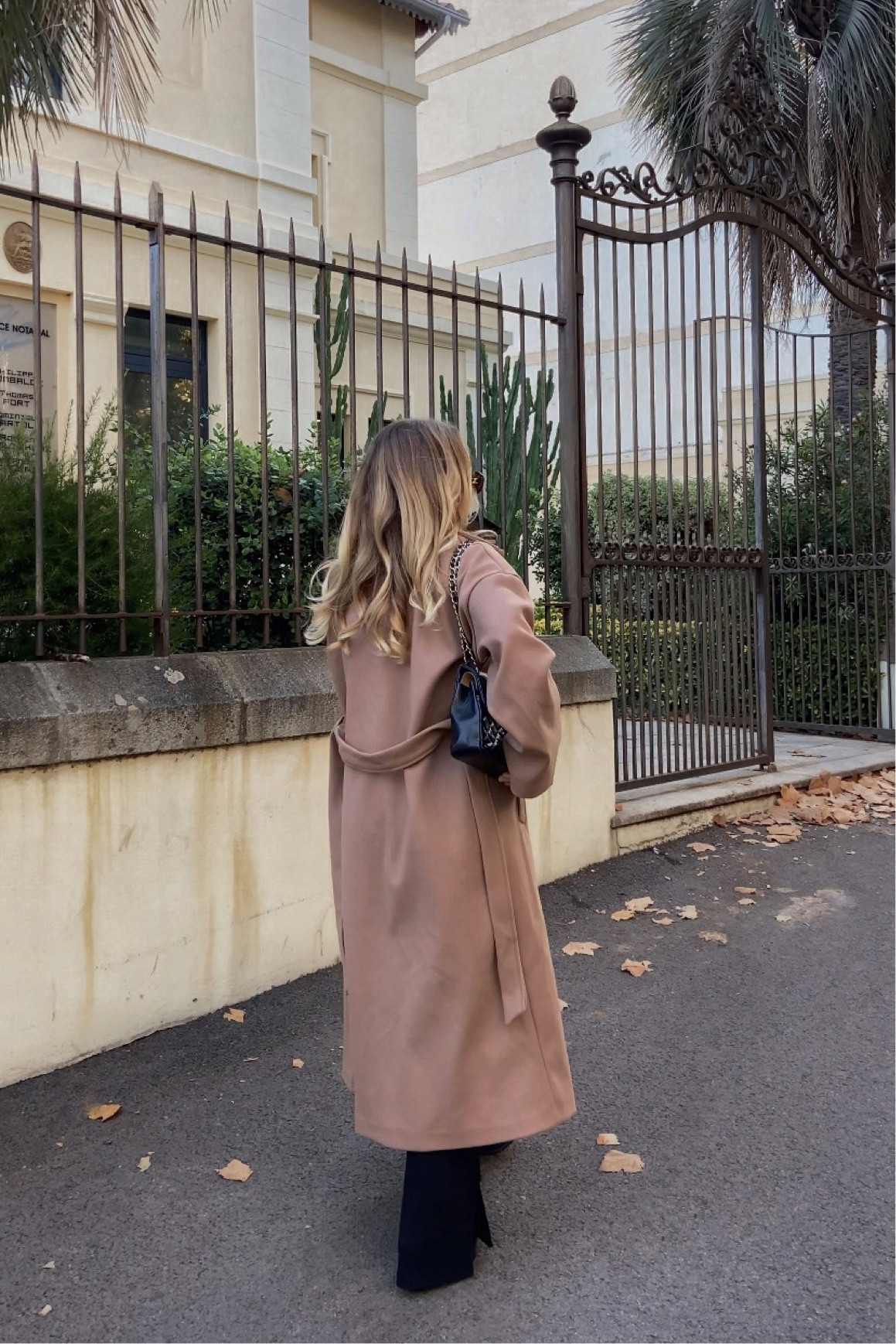 Le manteau long à nouer : un intemporel du dressing ! 

#manteaulong #dressing #essentiel #longcoat 

#LTKSeasonal #LTKworkwear