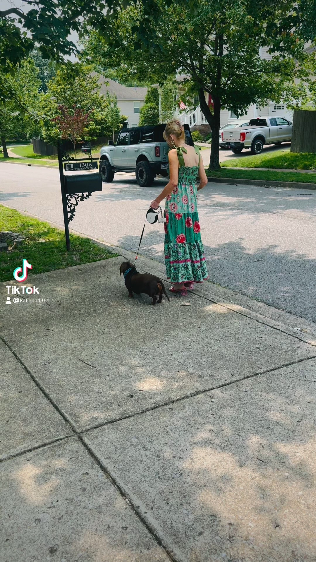 Linked my outfit in my LTK. 🩷💚🩷💚

#LTKSummerEdit #LTKSeasonal #LTKStyleTip