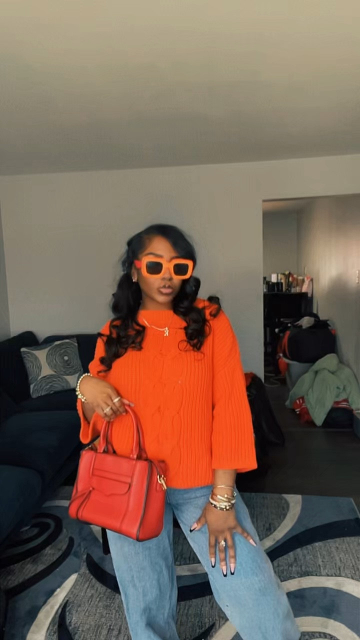 Orange Sweater Outfit | Casual Fall Street Style

Bright orange sweater styled with light wash denim, orange sneakers, and a matching handbag. Casual fall outfit idea, cozy street style, everyday look with bold color.

#LTKdayinmylife #LTKootd #LTKgrwm