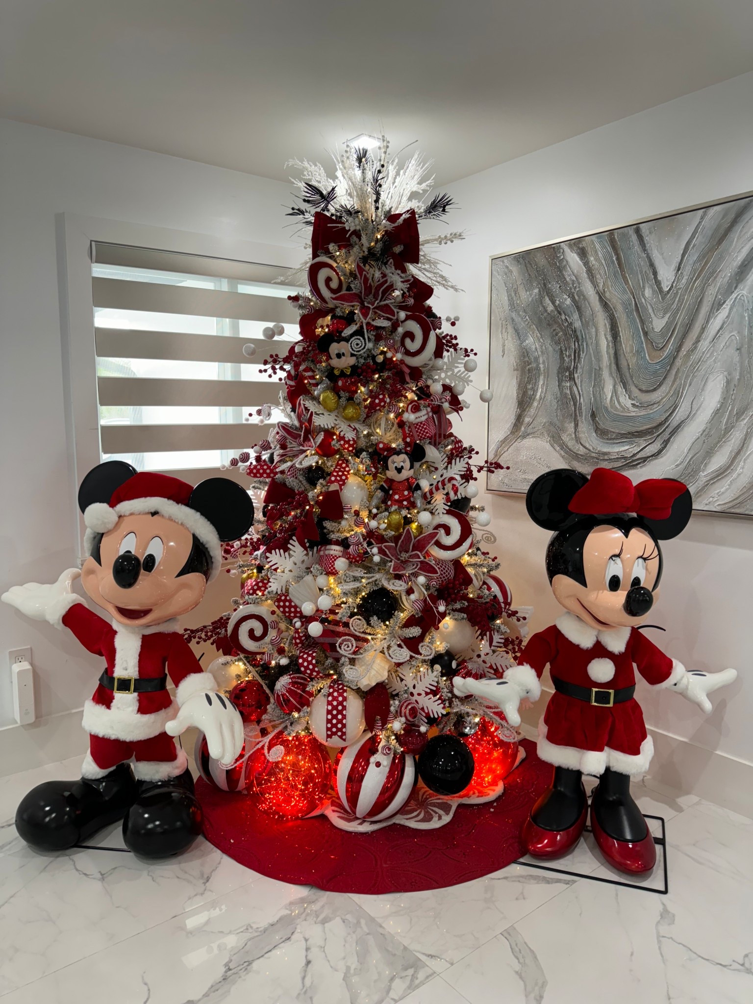 It’s timChristmas

#LTKHoliday #LTKSeasonal